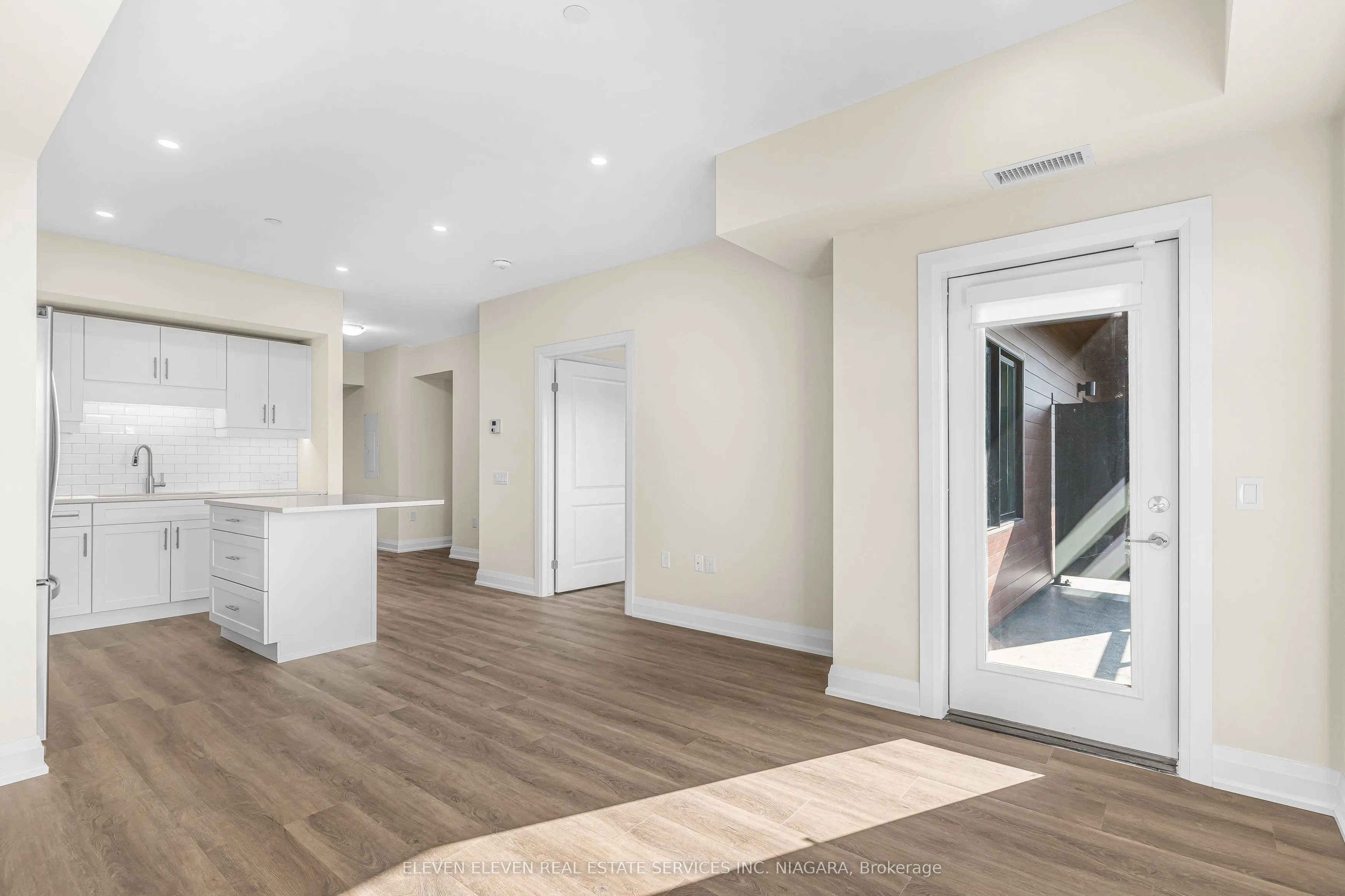 118 Summersides Boulevard, #206