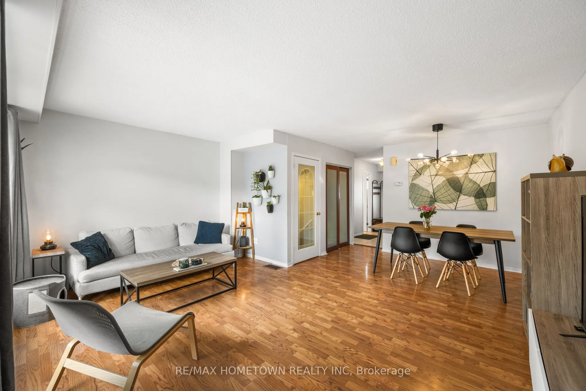 8B Sonnet Crescent, #54