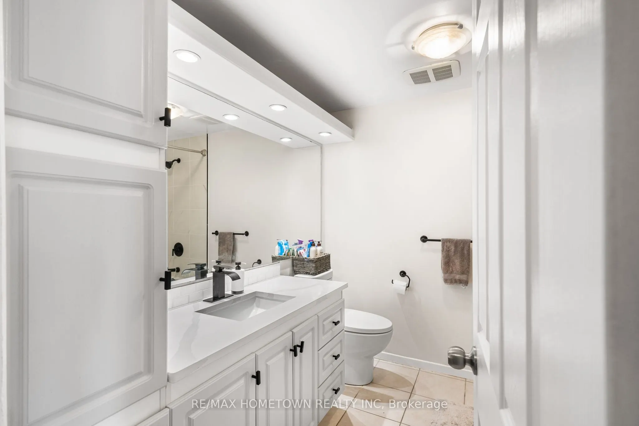 8B Sonnet Crescent, #54