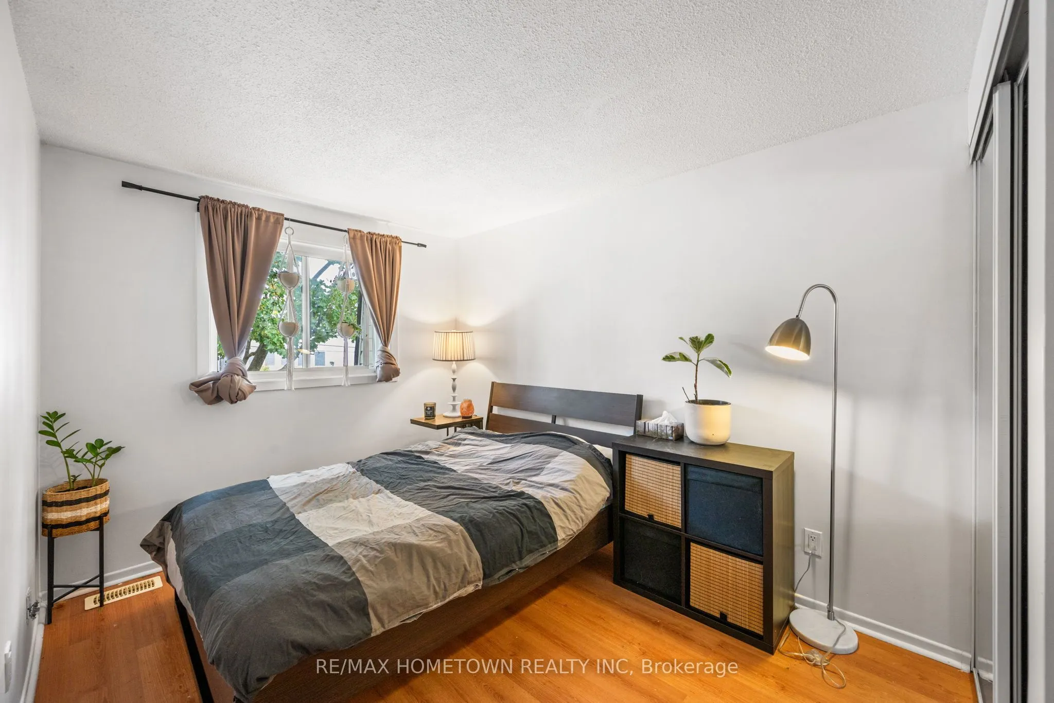 8B Sonnet Crescent, #54