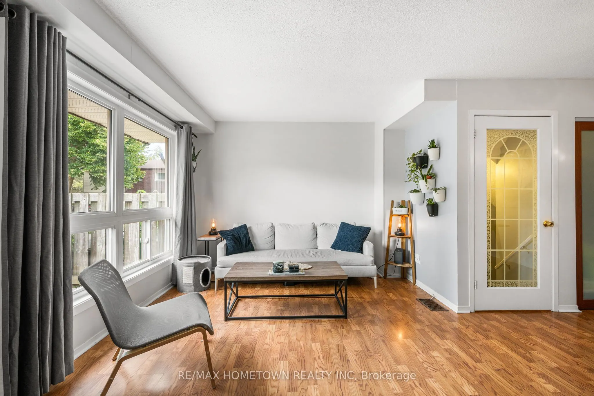 8B Sonnet Crescent, #54