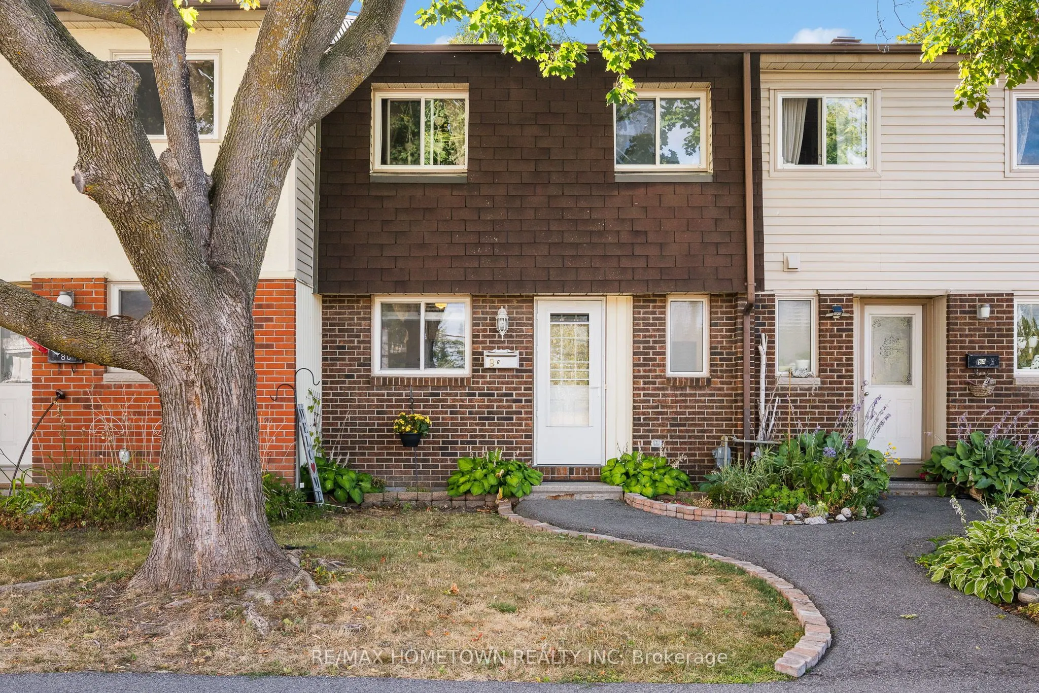 8B Sonnet Crescent, #54