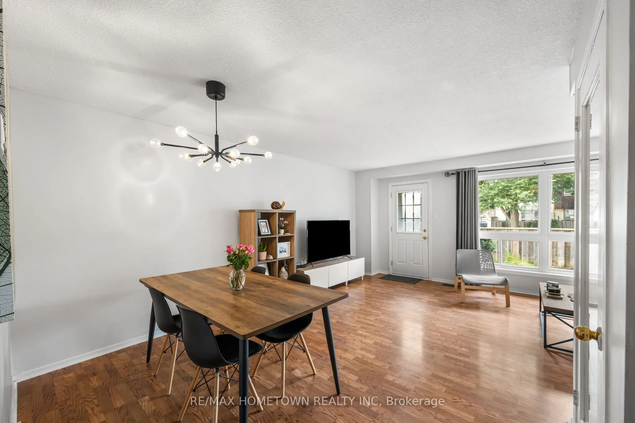 8B Sonnet Crescent, #54