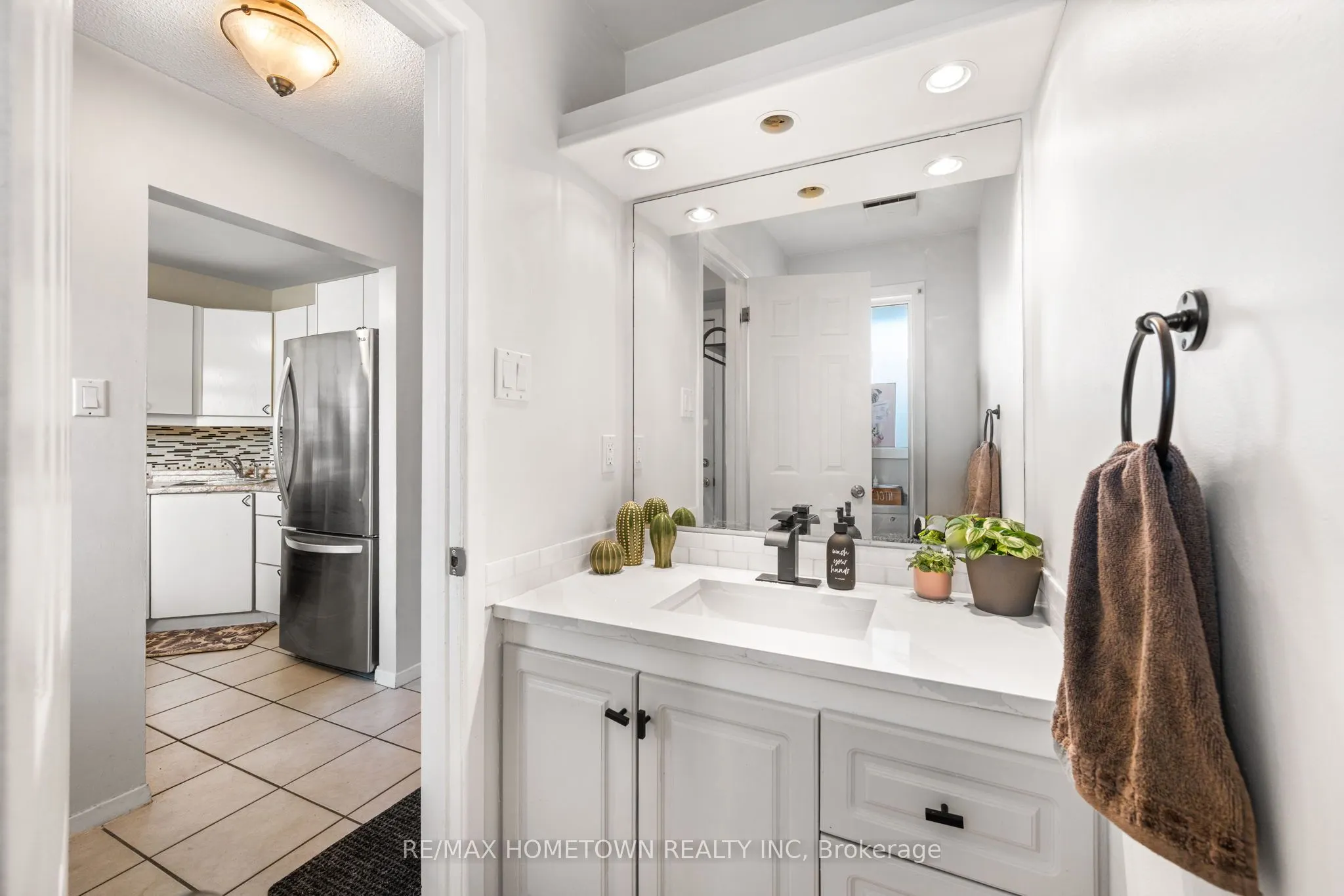8B Sonnet Crescent, #54