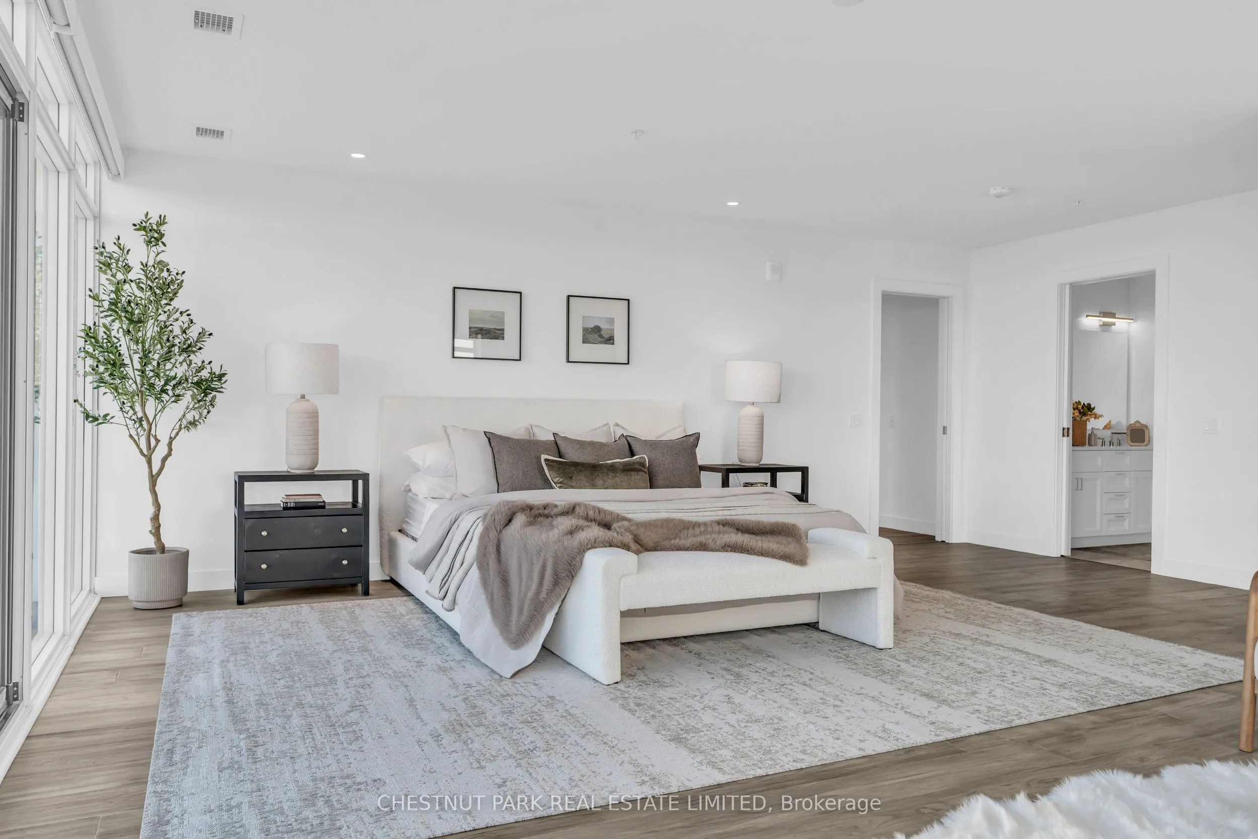 15 Glebe Street, #2001