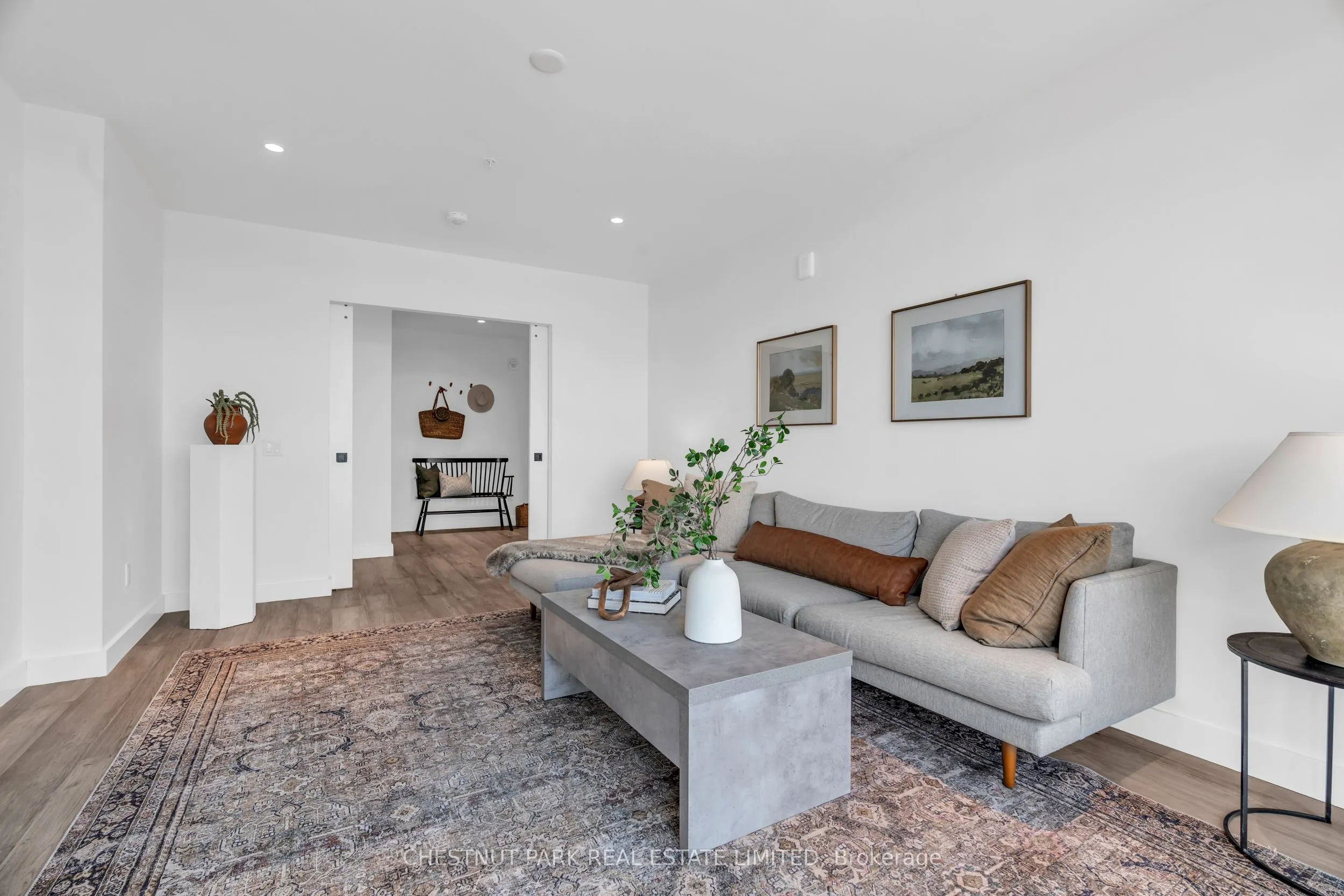 15 Glebe Street, #2001