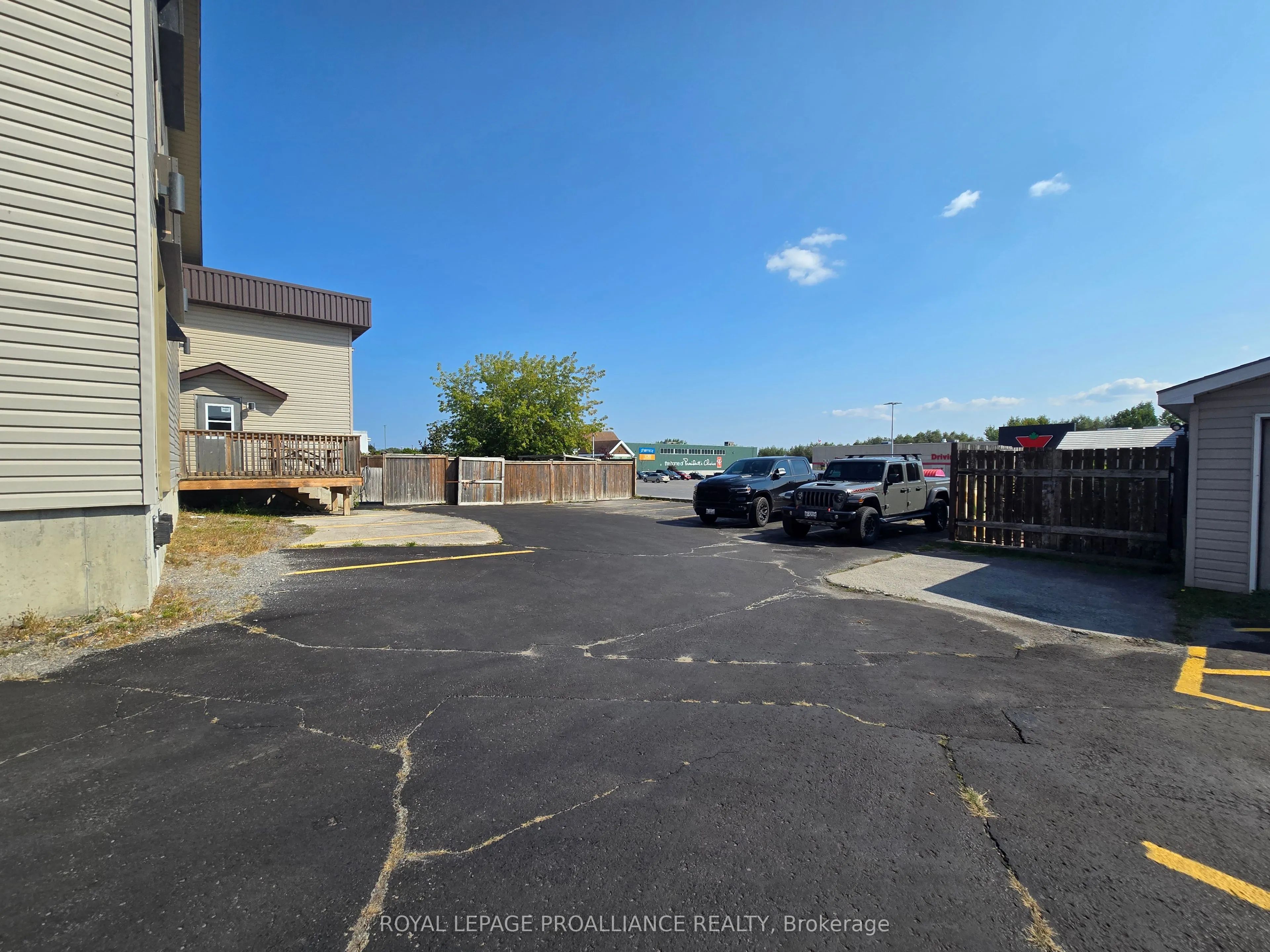 287 Dundas Street E, #3