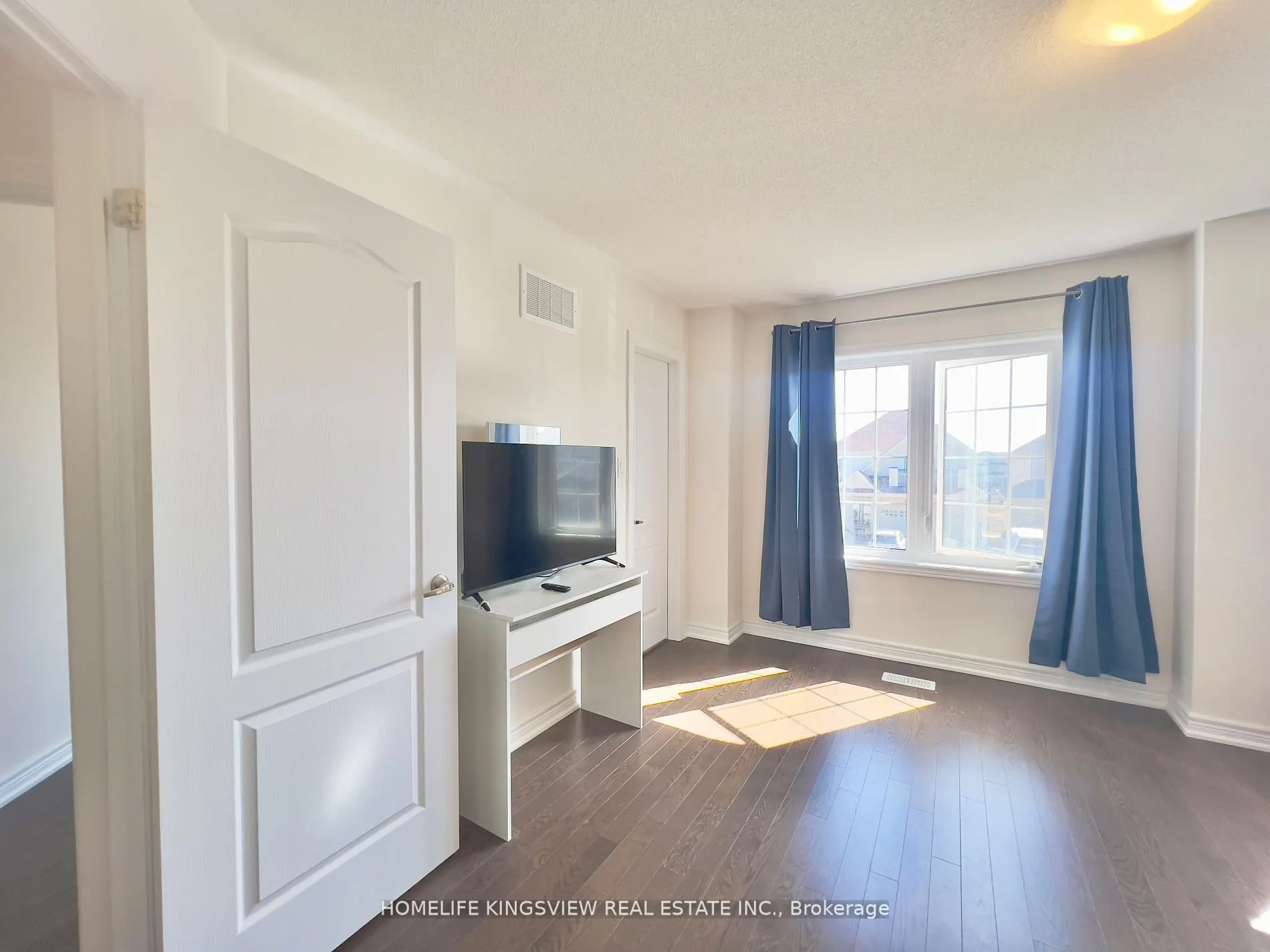 708 Gilmour Crescent