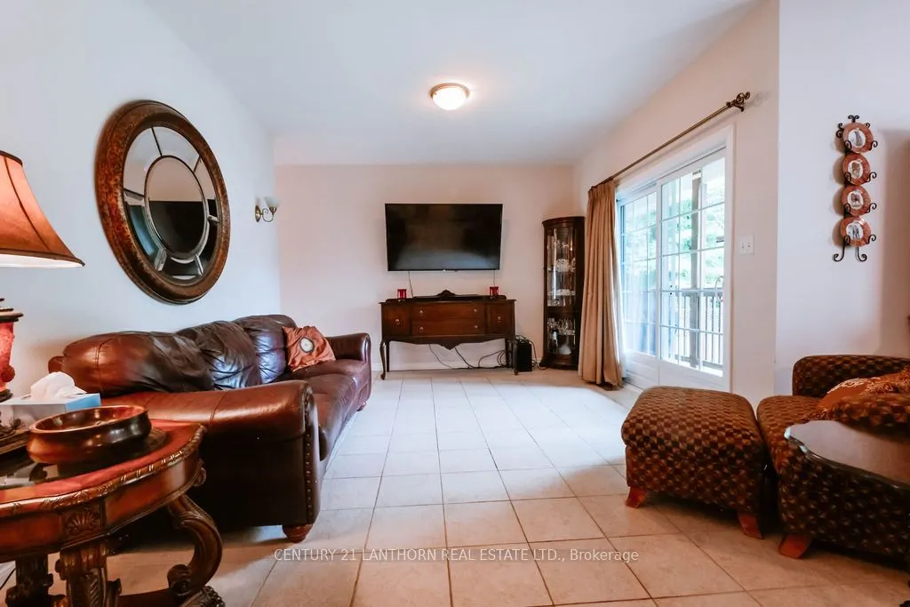 82 Livingwood Crescent