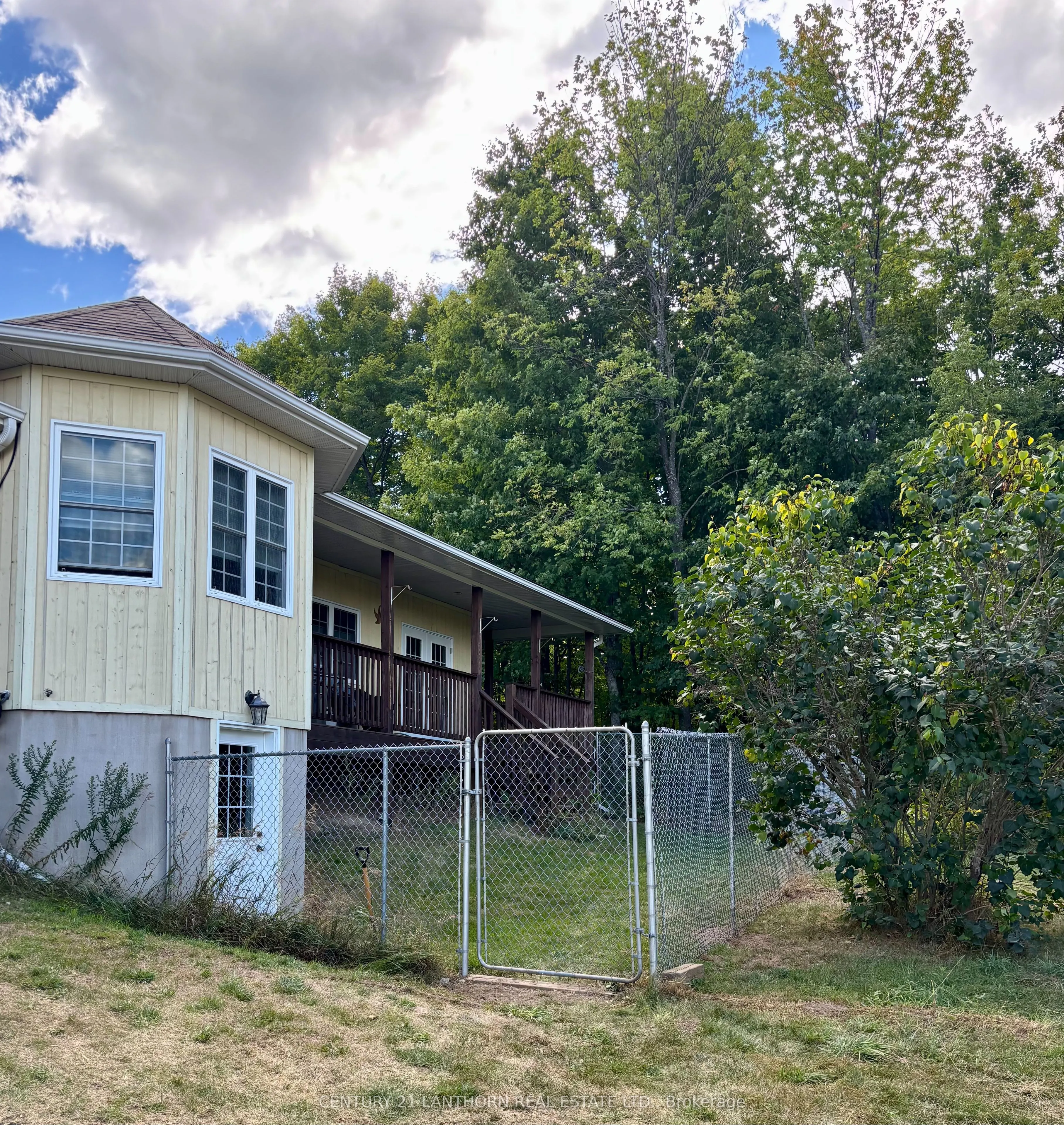 82 Livingwood Crescent
