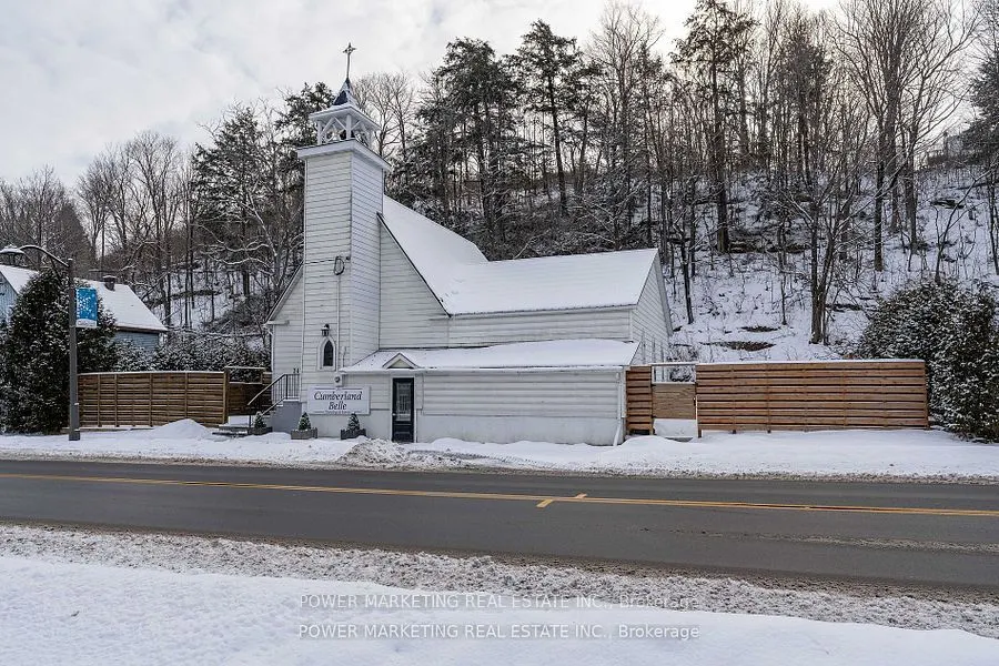 2476 Old Montreal Road