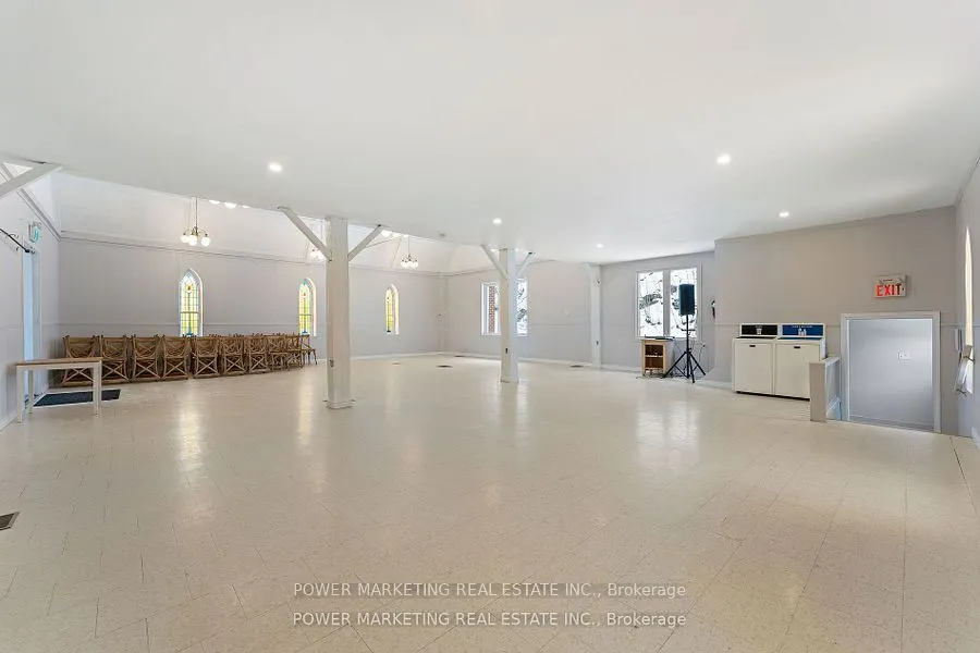 2476 Old Montreal Road