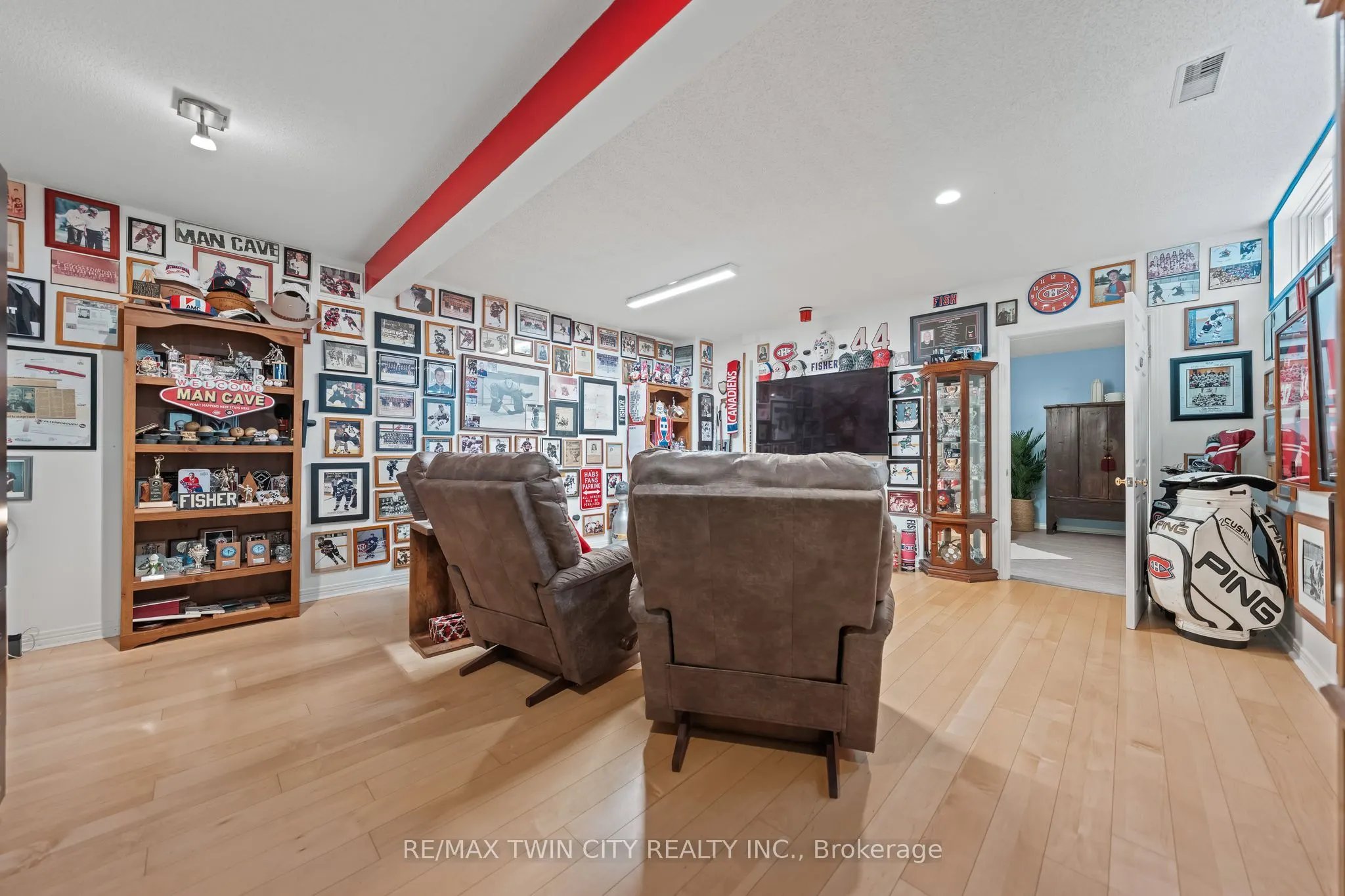 341 George Street N, #4