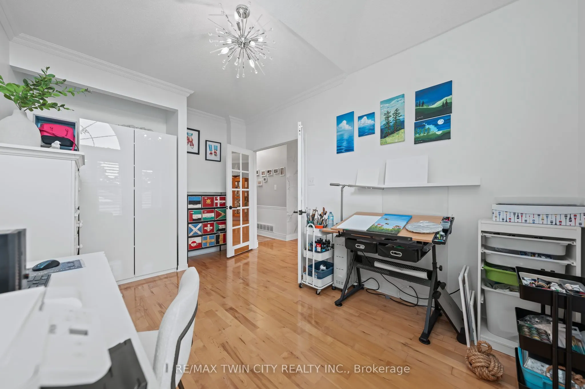341 George Street N, #4
