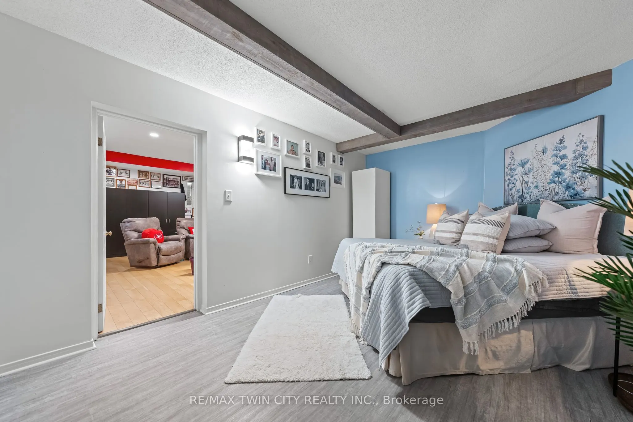 341 George Street N, #4