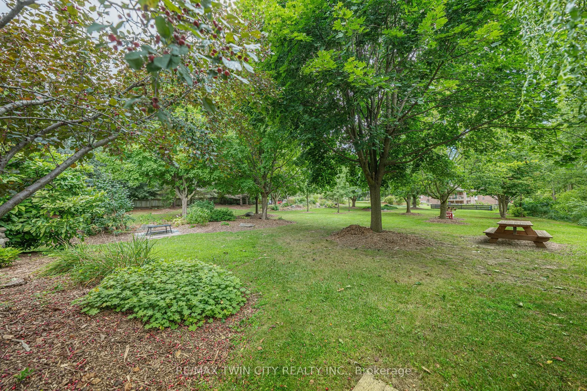 341 George Street N, #4