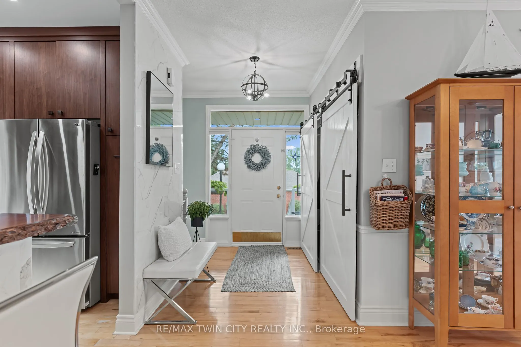 341 George Street N, #4