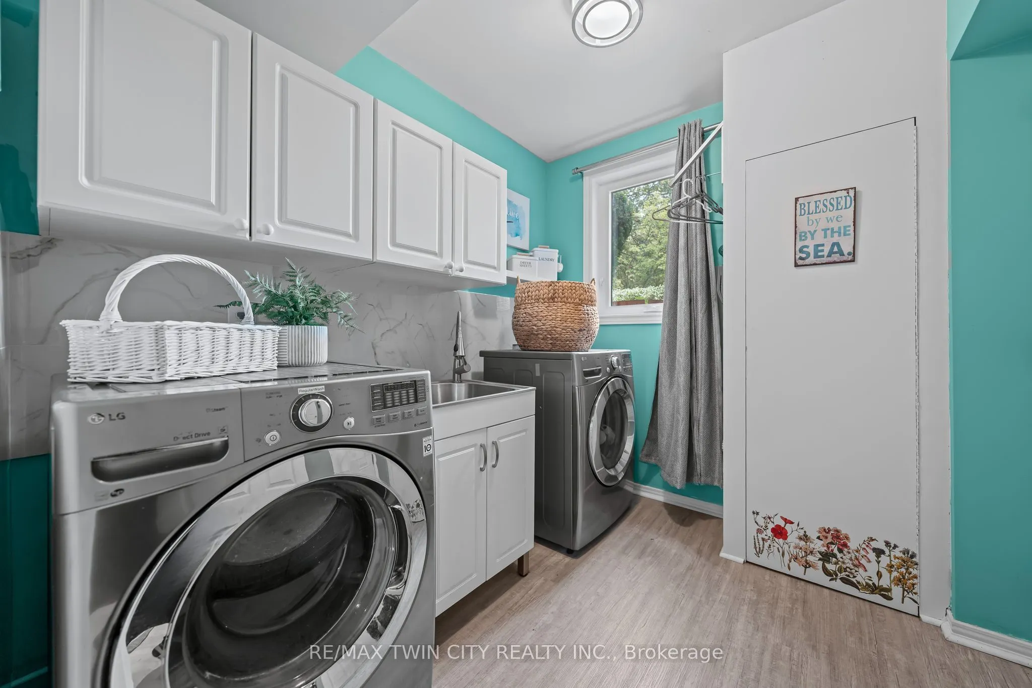 341 George Street N, #4