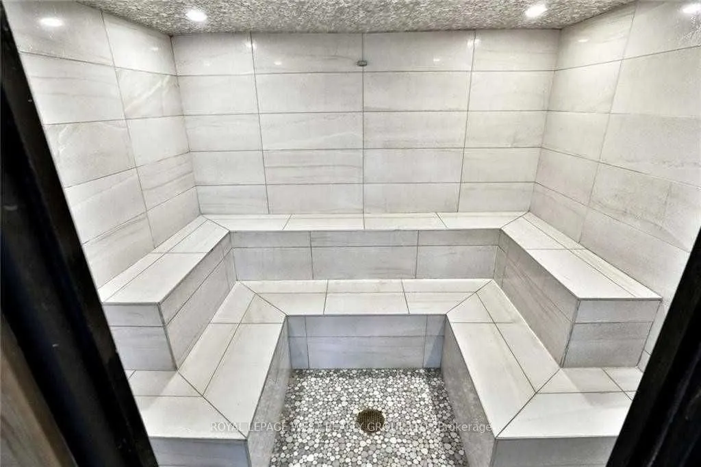 150 Charlton Avenue E, #1801