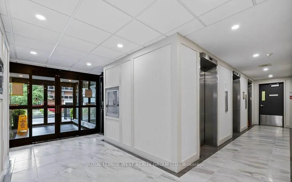 150 Charlton Avenue E, #1801