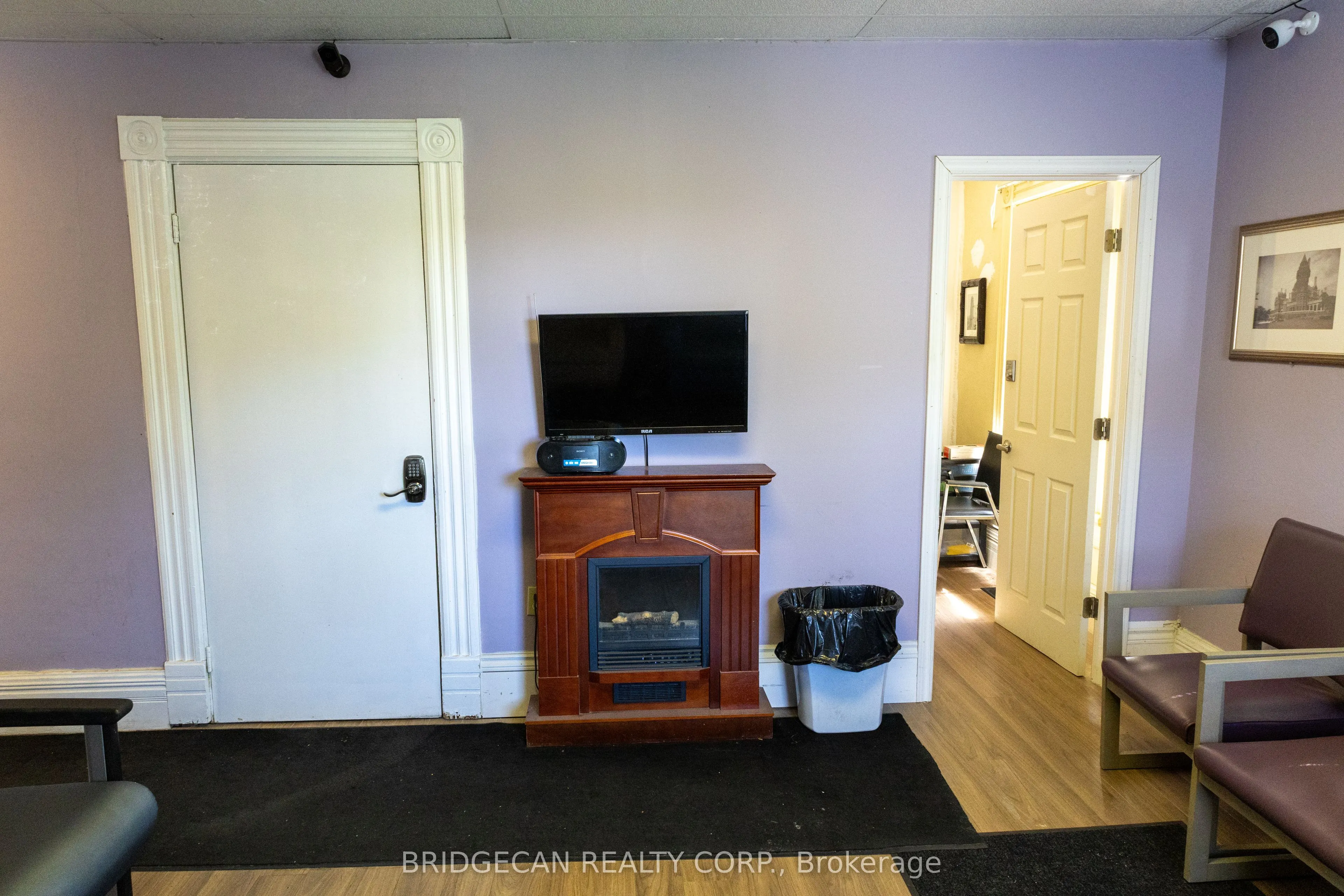7 Welland Avenue