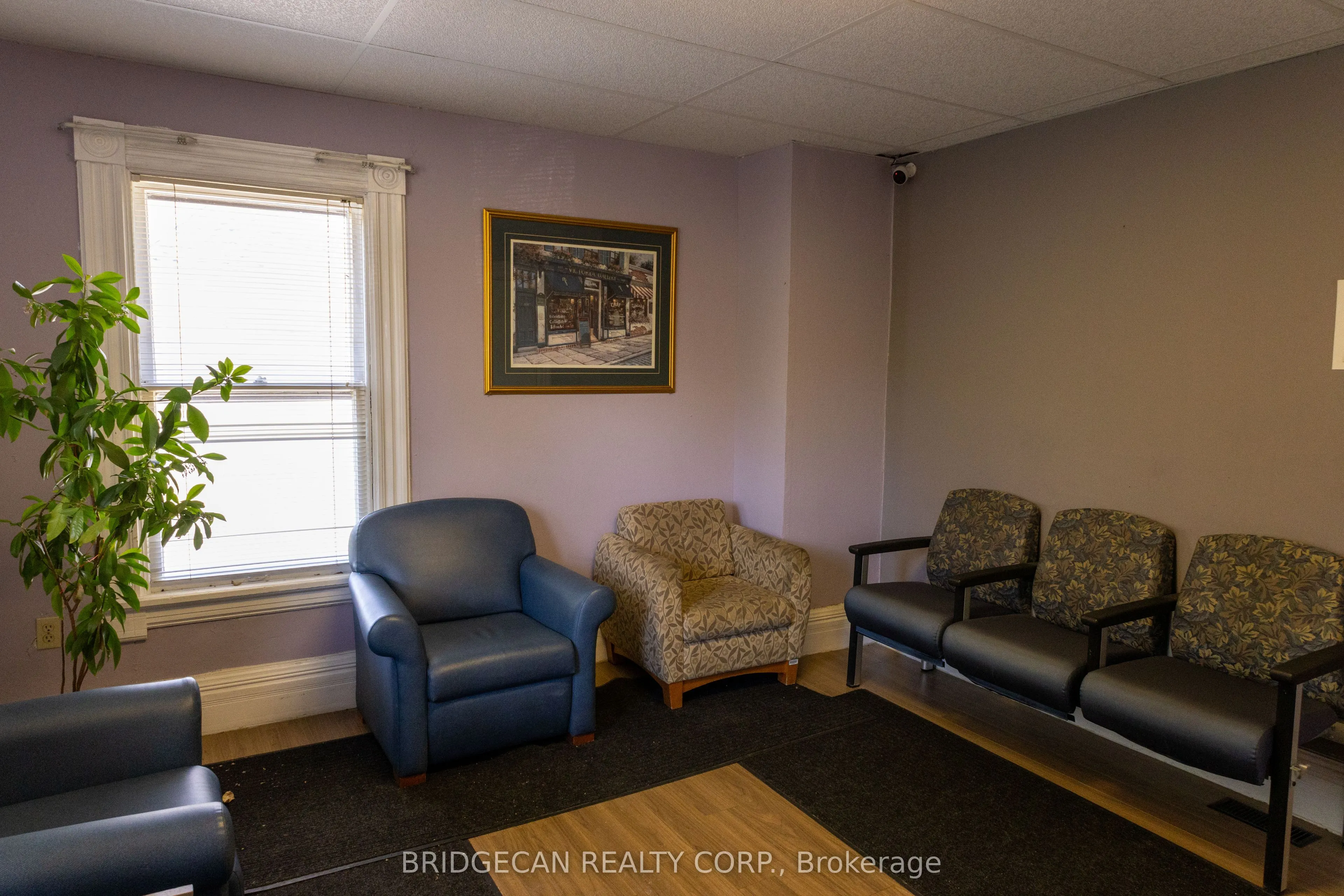 7 Welland Avenue
