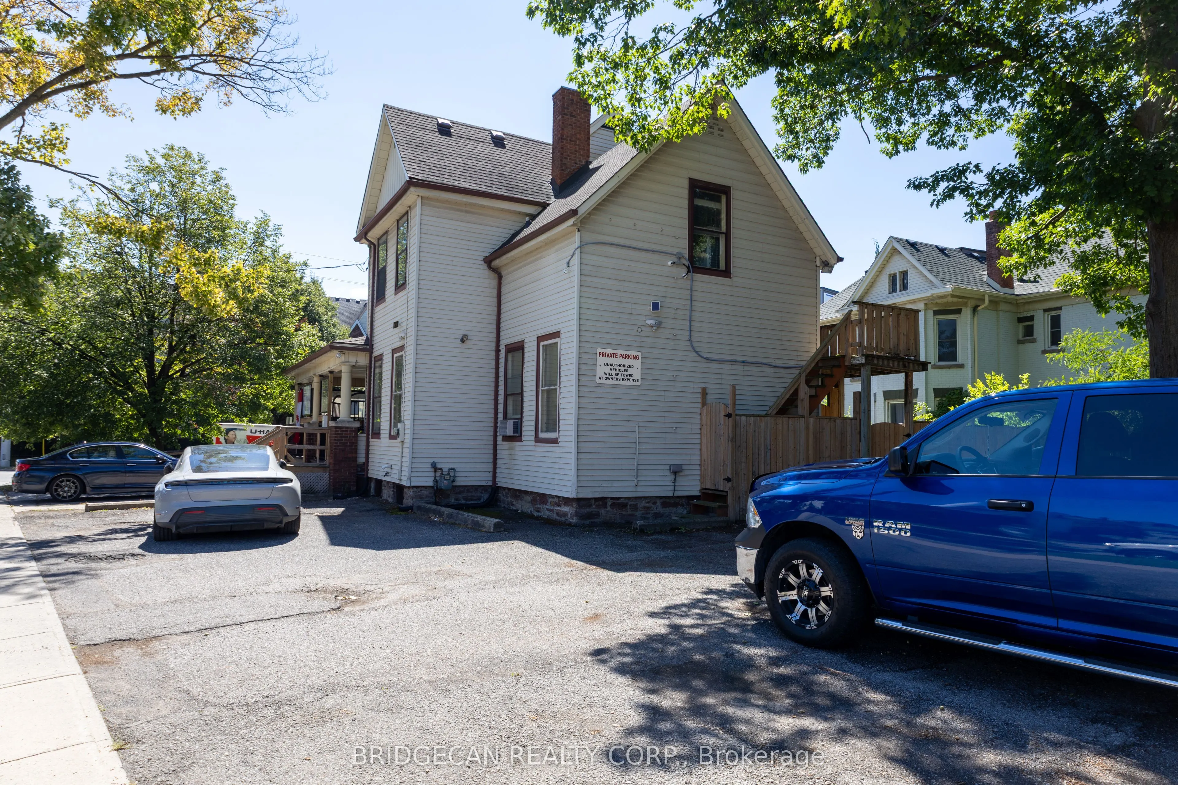 7 Welland Avenue