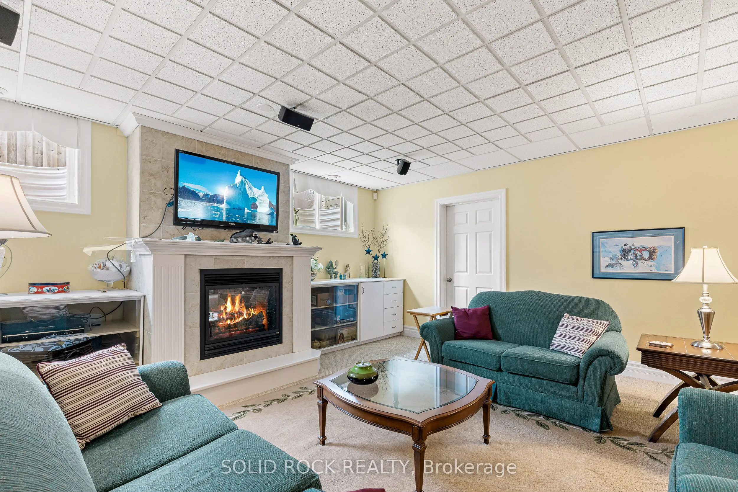 1021 Crestwood Drive