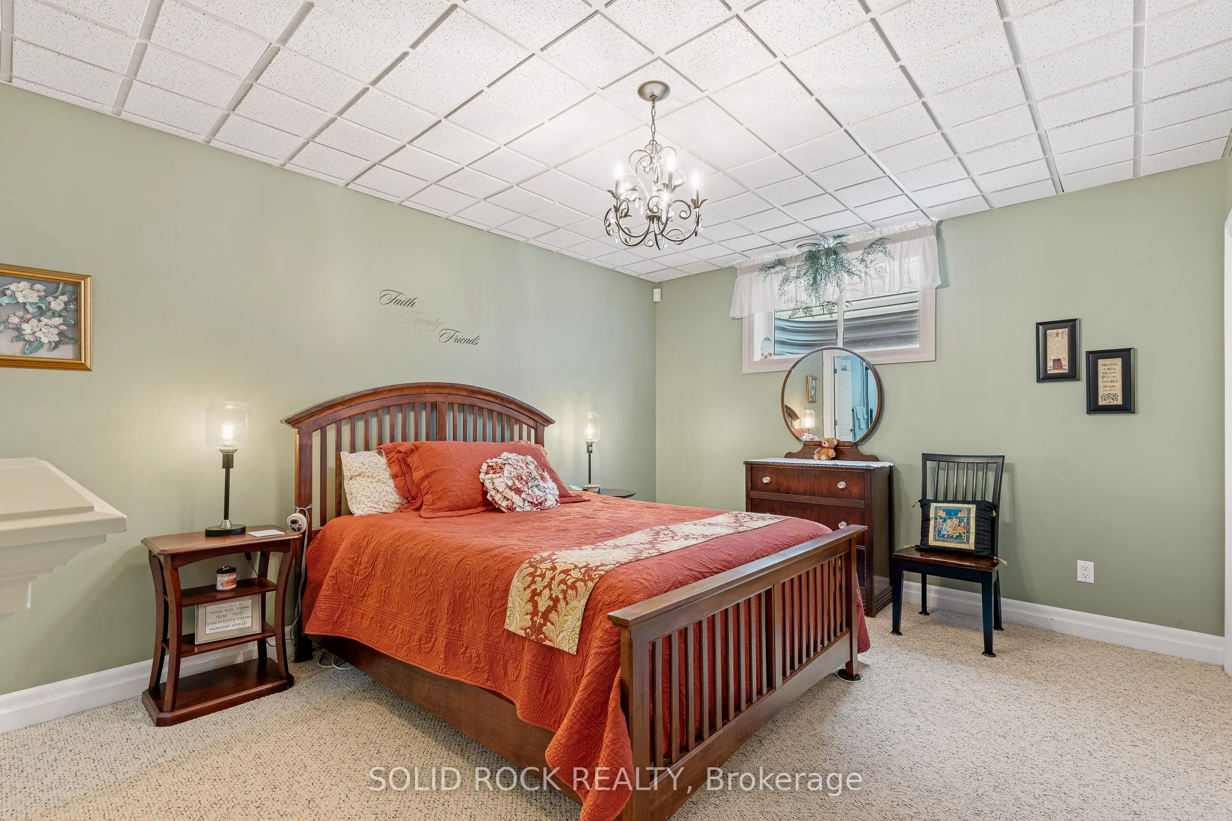 1021 Crestwood Drive