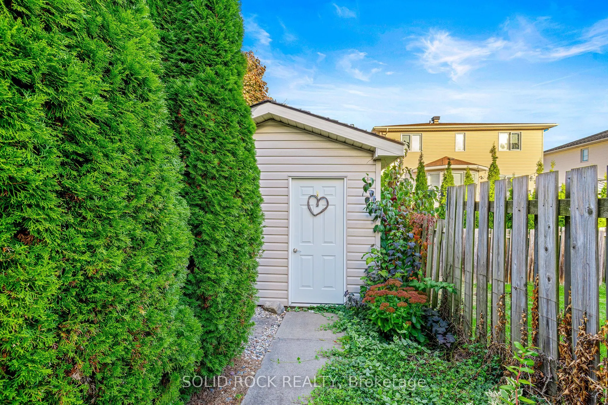 1021 Crestwood Drive
