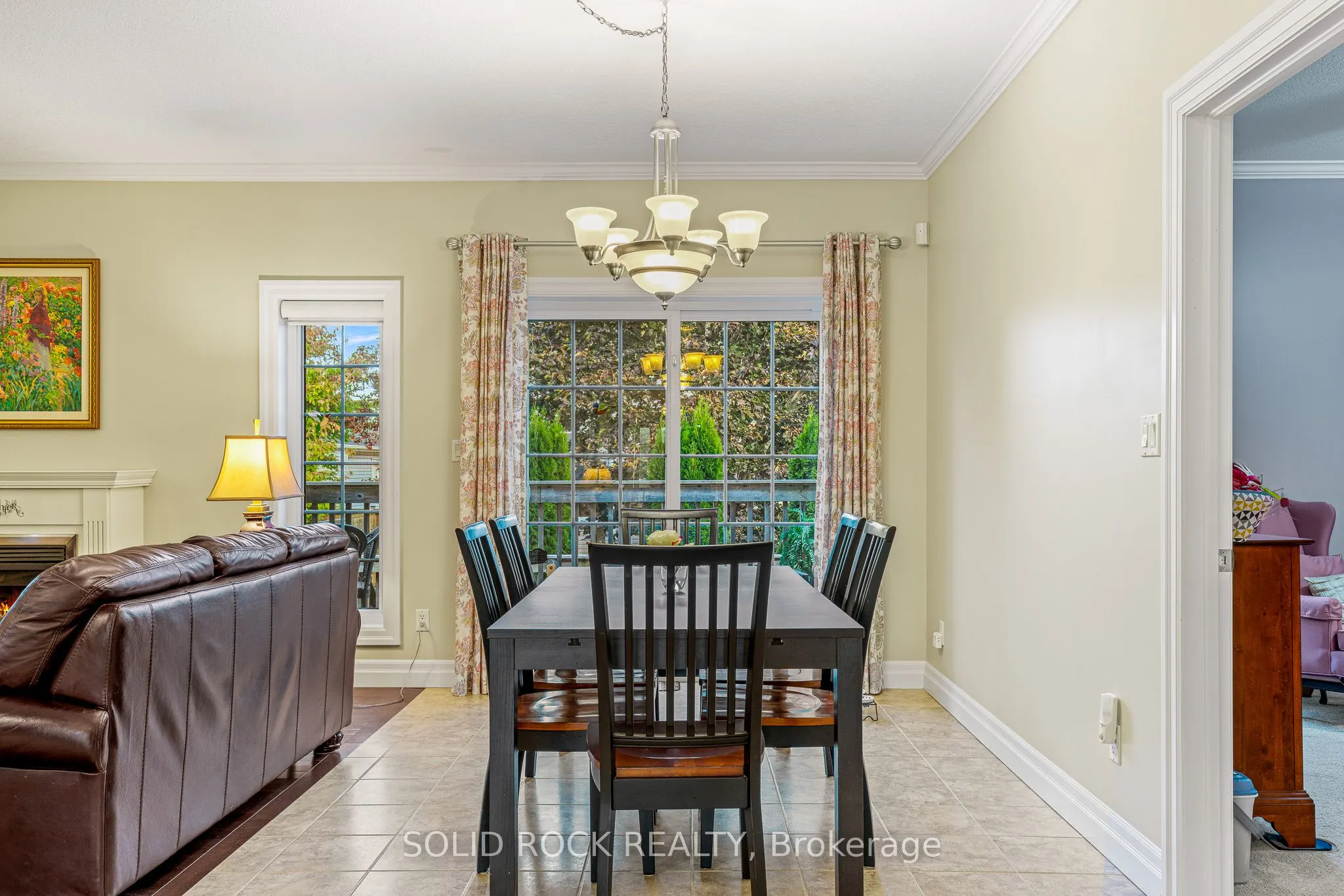 1021 Crestwood Drive