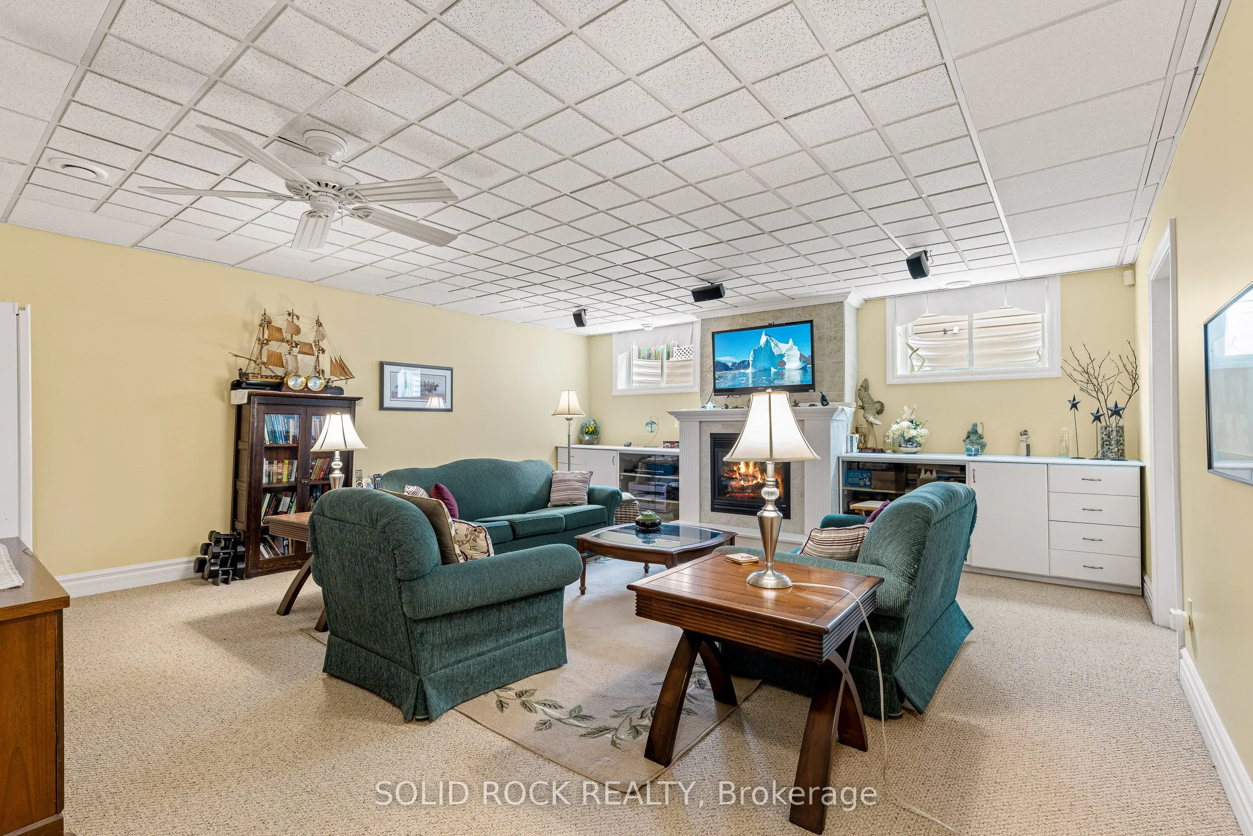 1021 Crestwood Drive