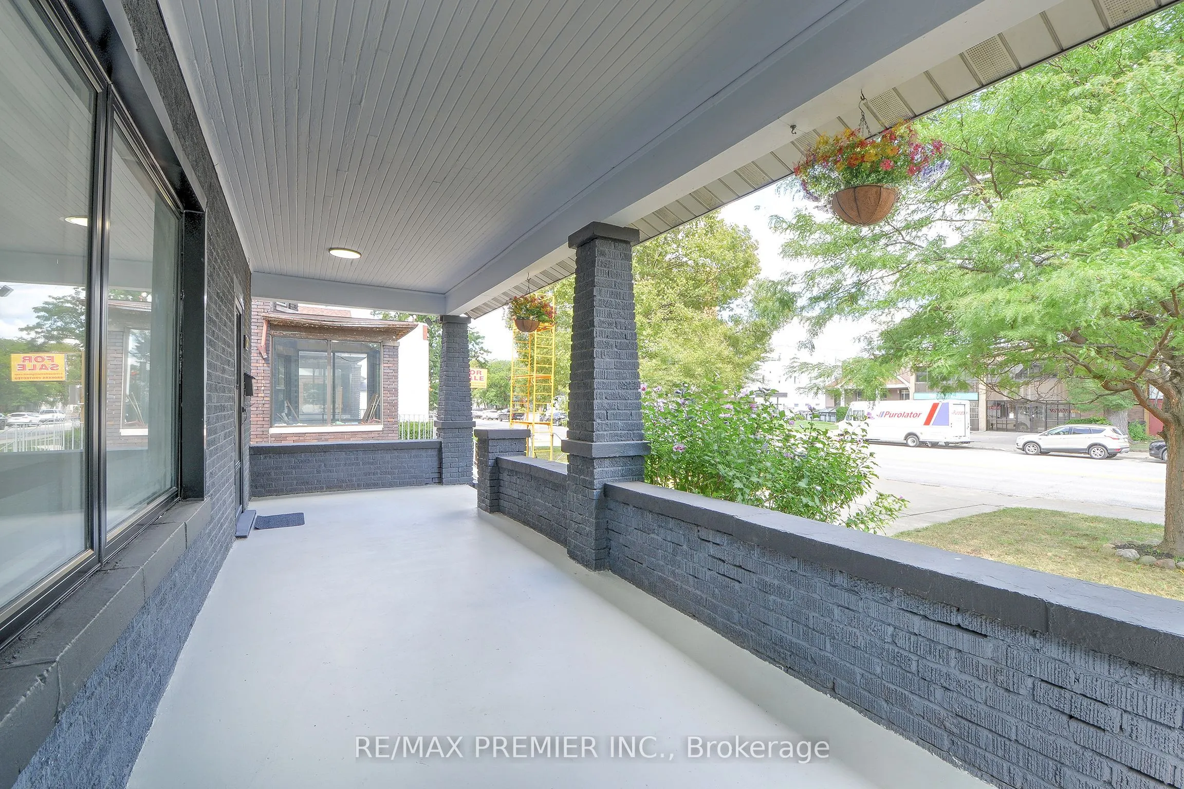 1467 Ouellette Avenue