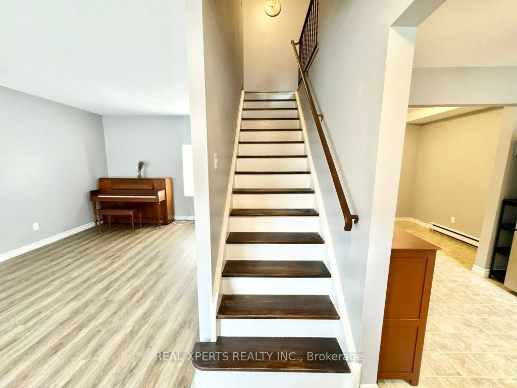 453 Albert Street, #15