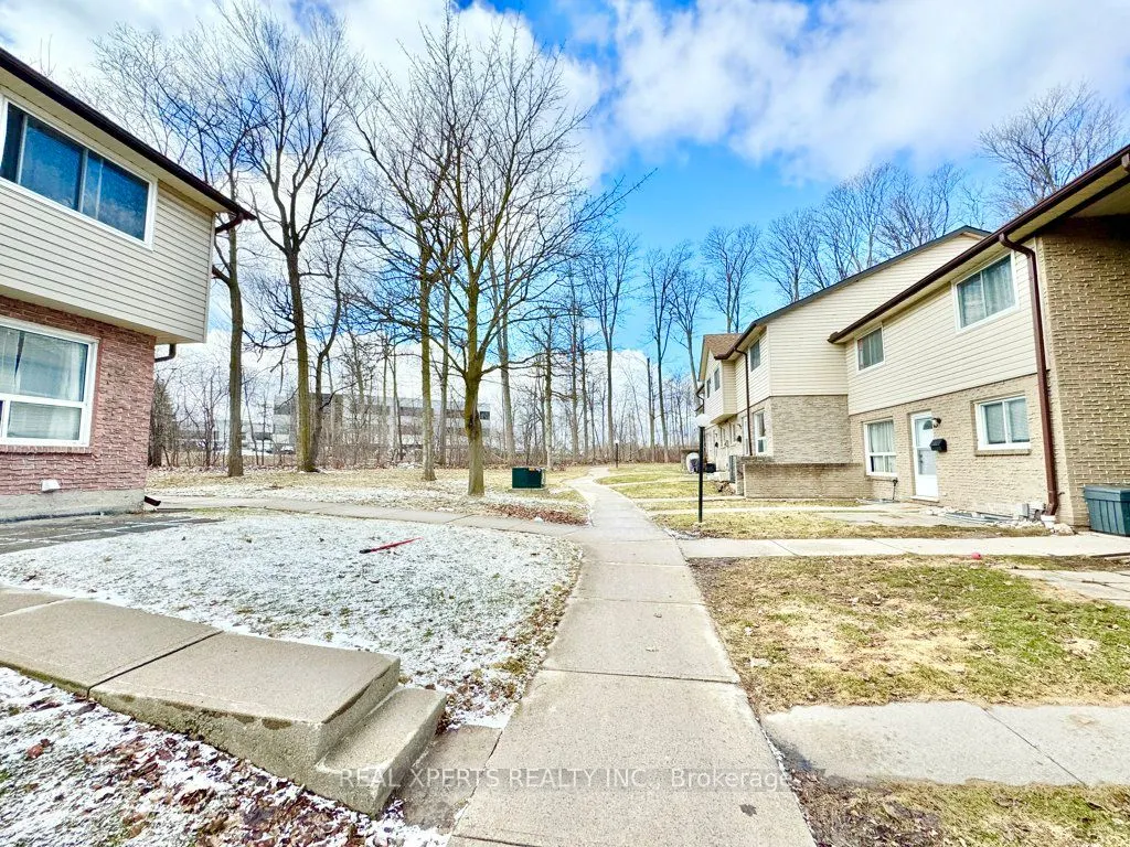 453 Albert Street, #15