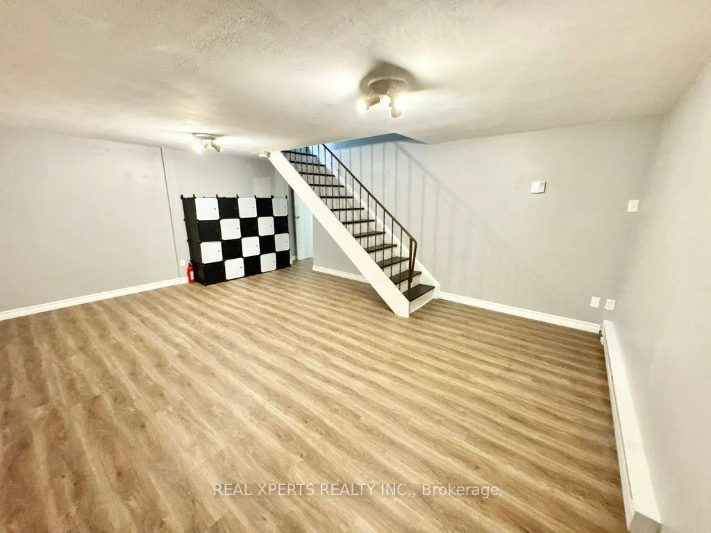 453 Albert Street, #15