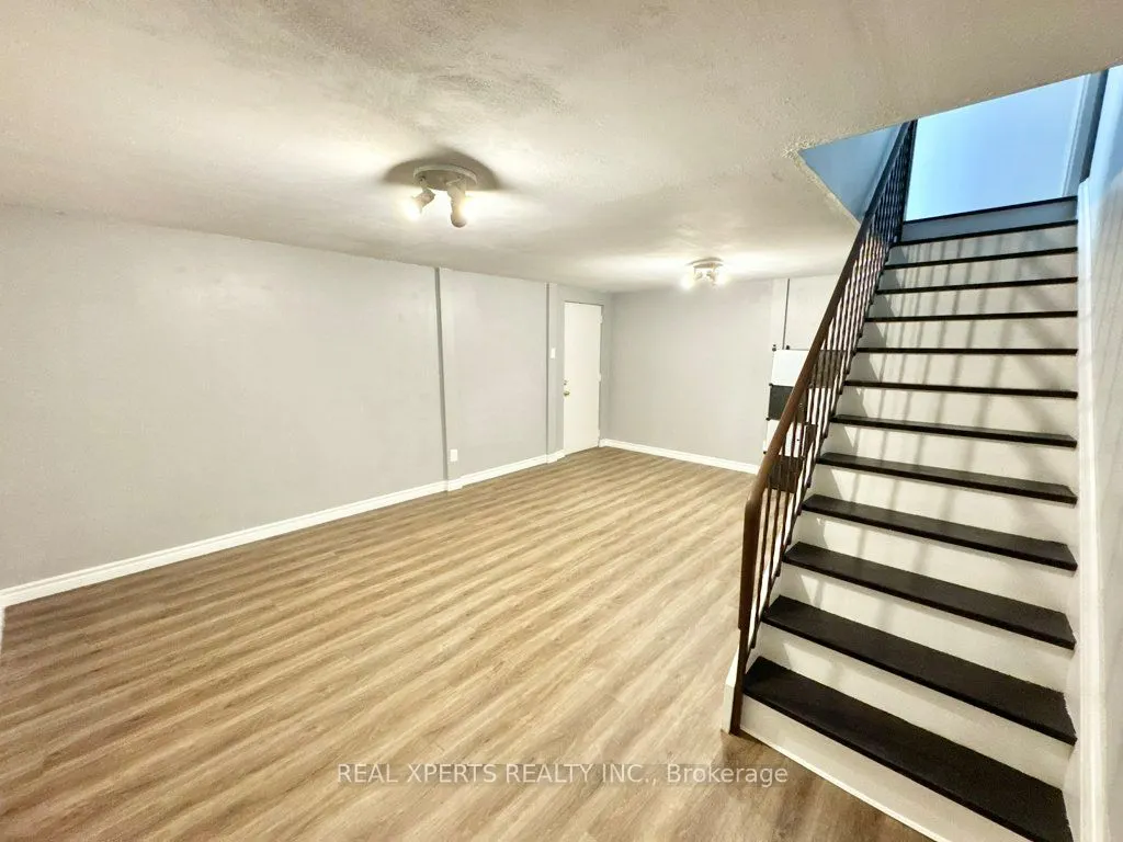 453 Albert Street, #15