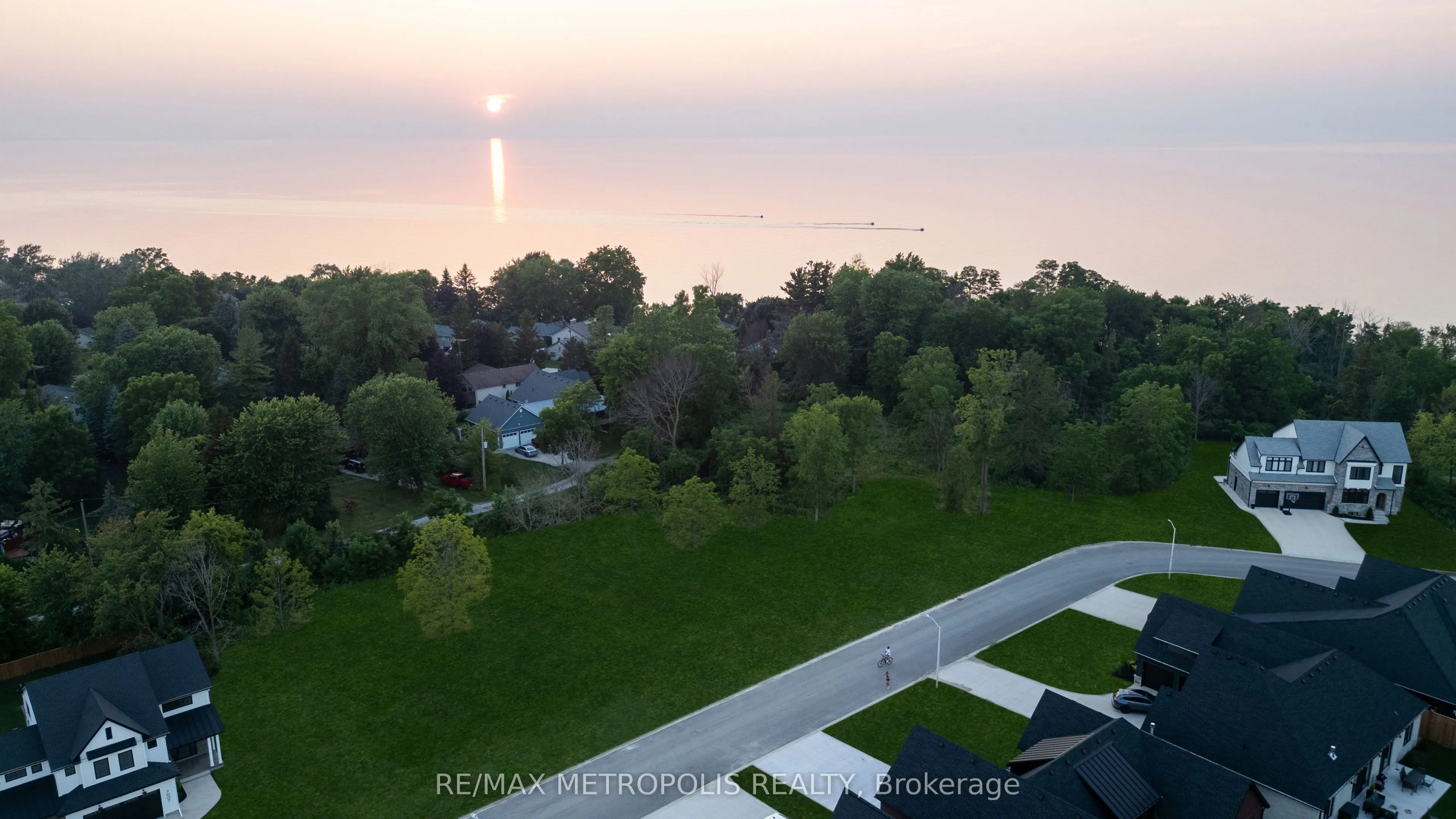 7069 Blue Coast Heights