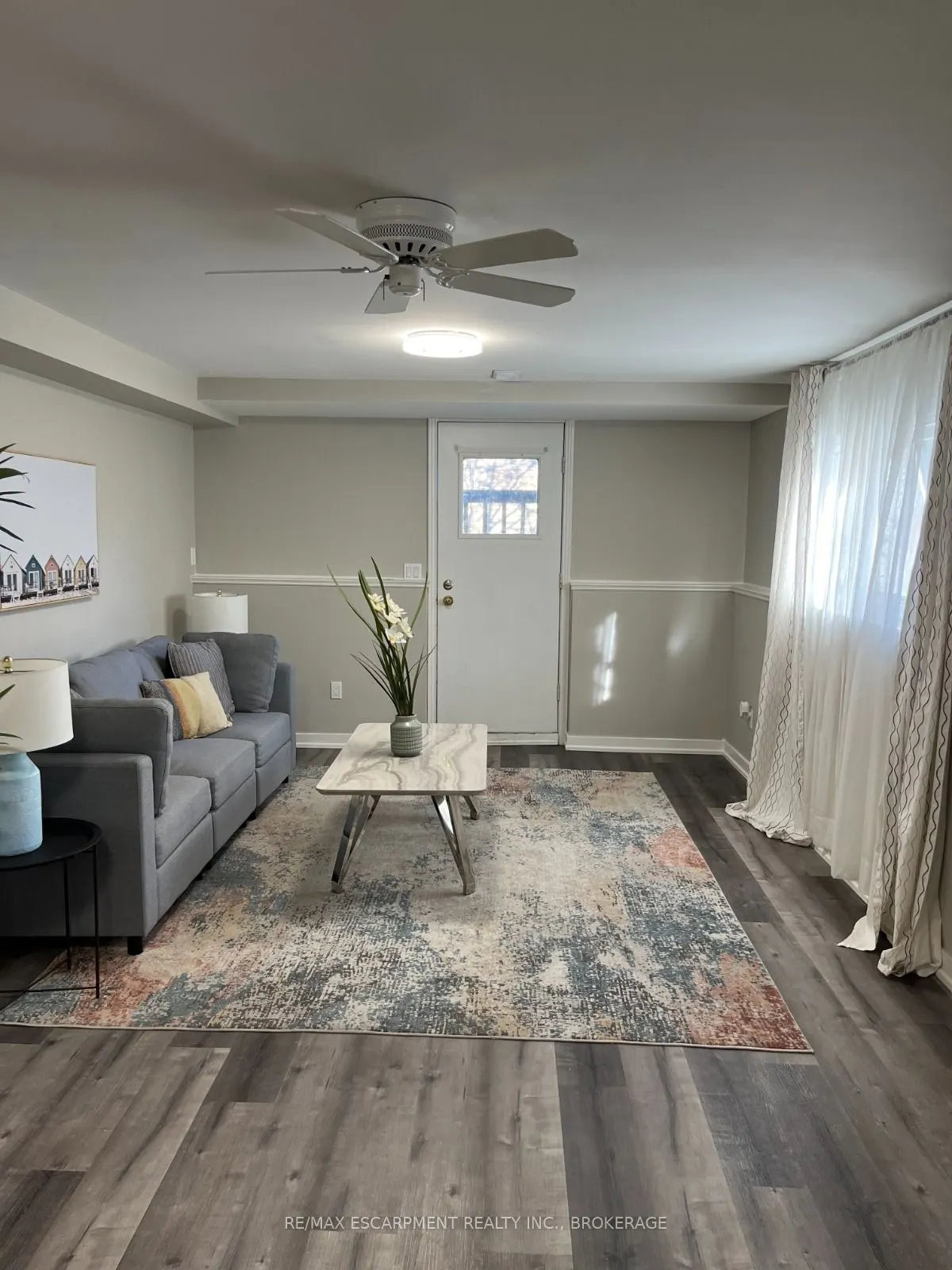 87 CHAPEL HILL Crescent, #LOWER