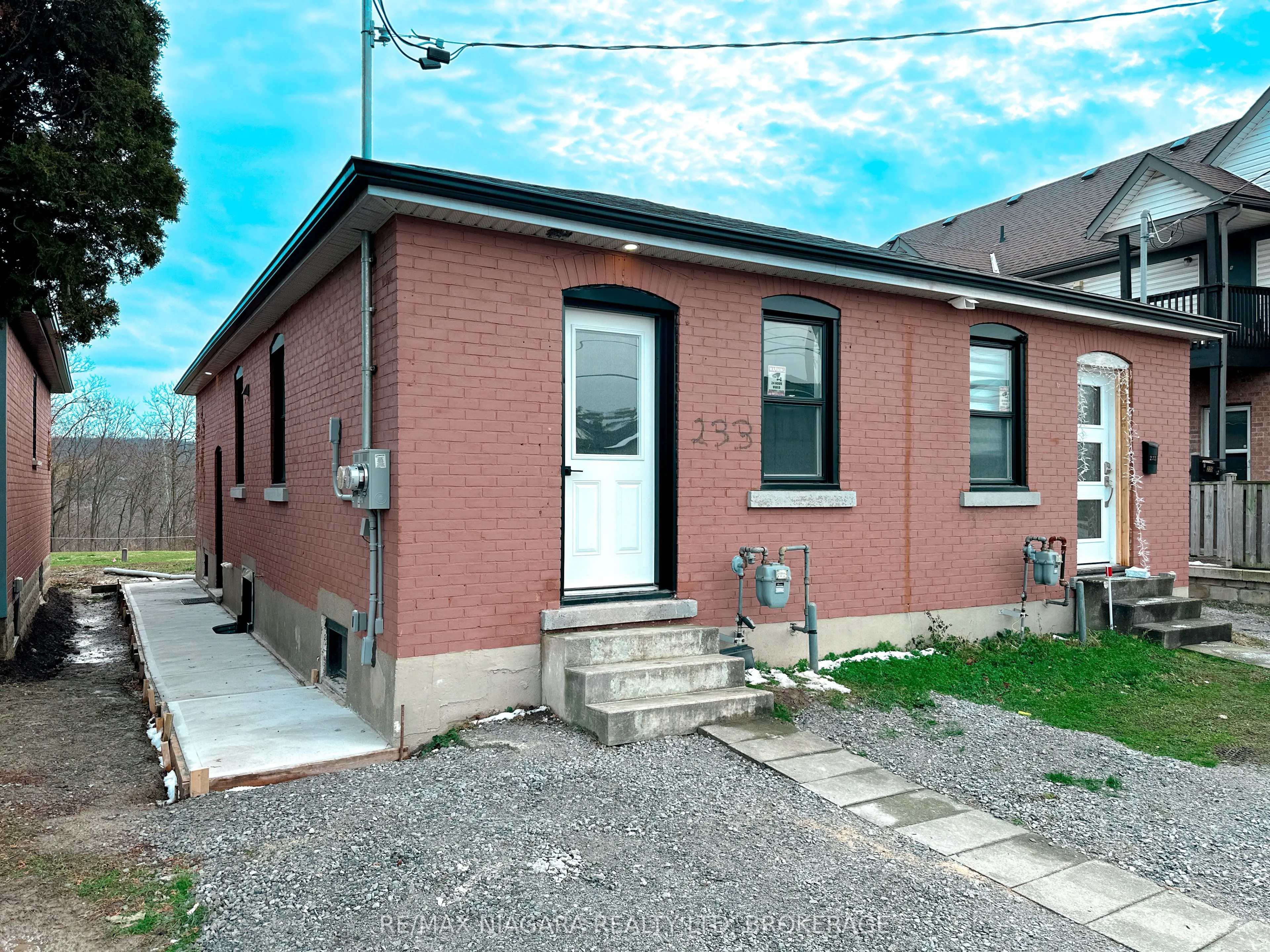 233 PELHAM Road, #UPPER