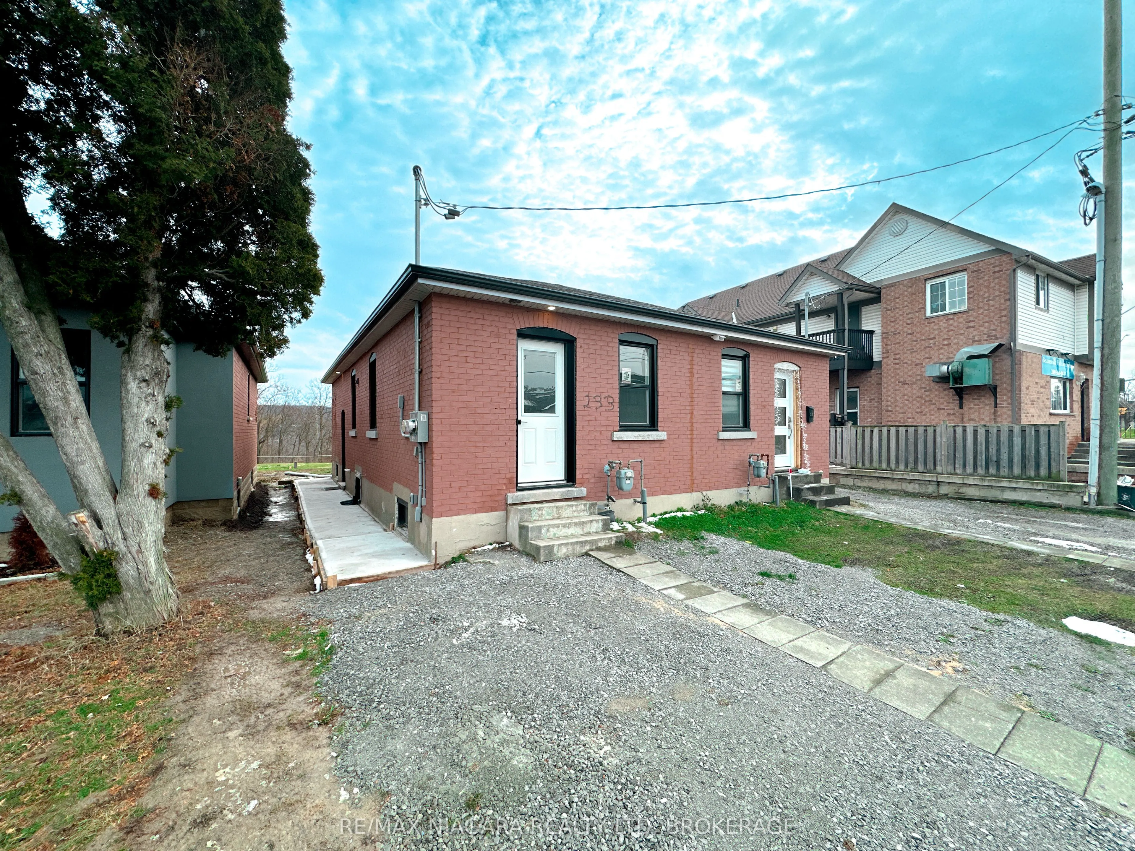 233 PELHAM Road, #UPPER