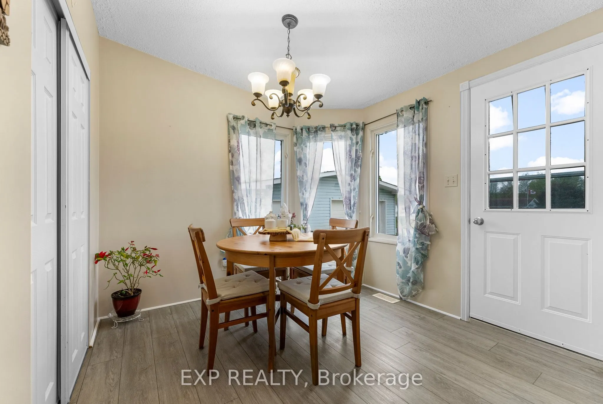 25 Sunset Lane