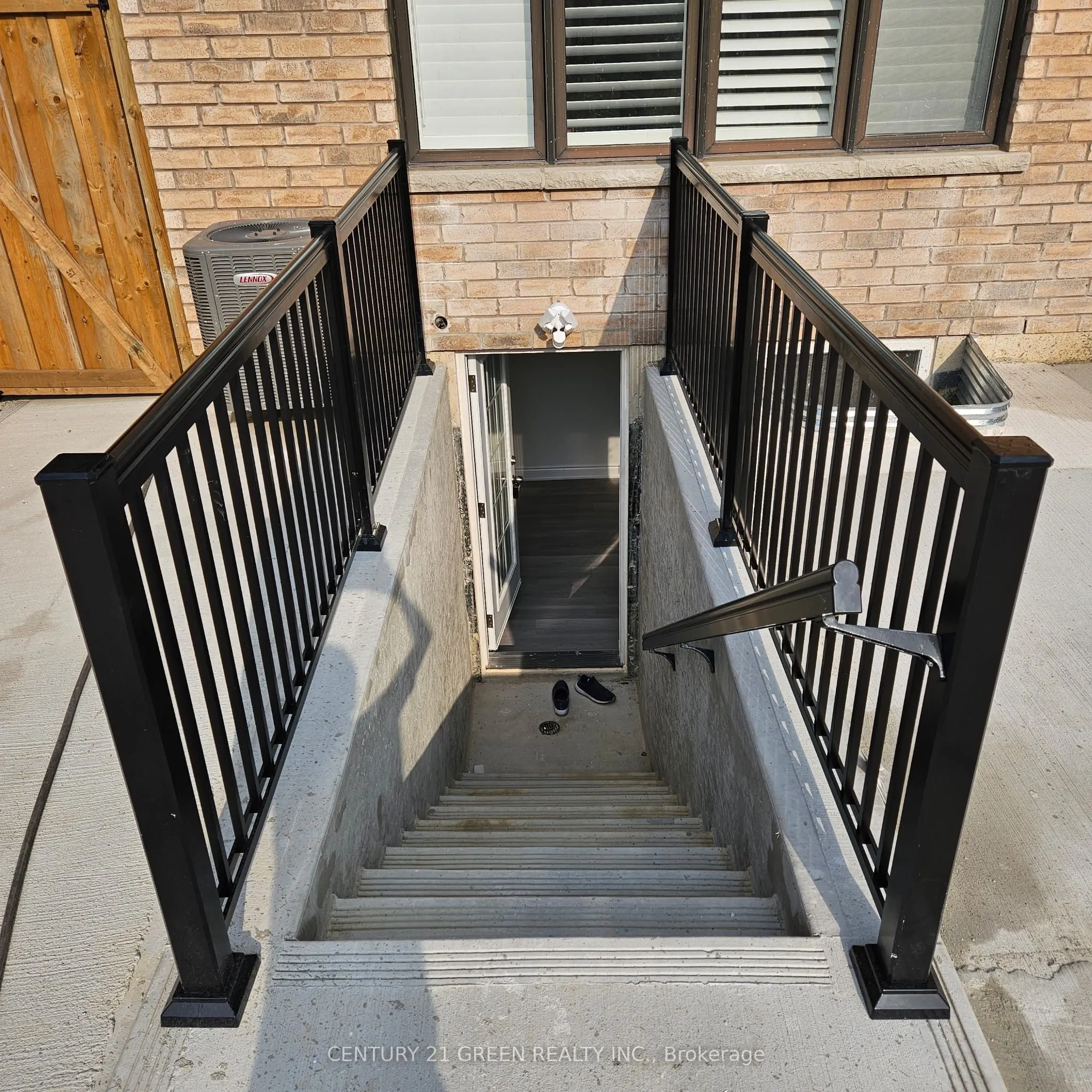 52 Queen Mary Boulevard, #Bsmt