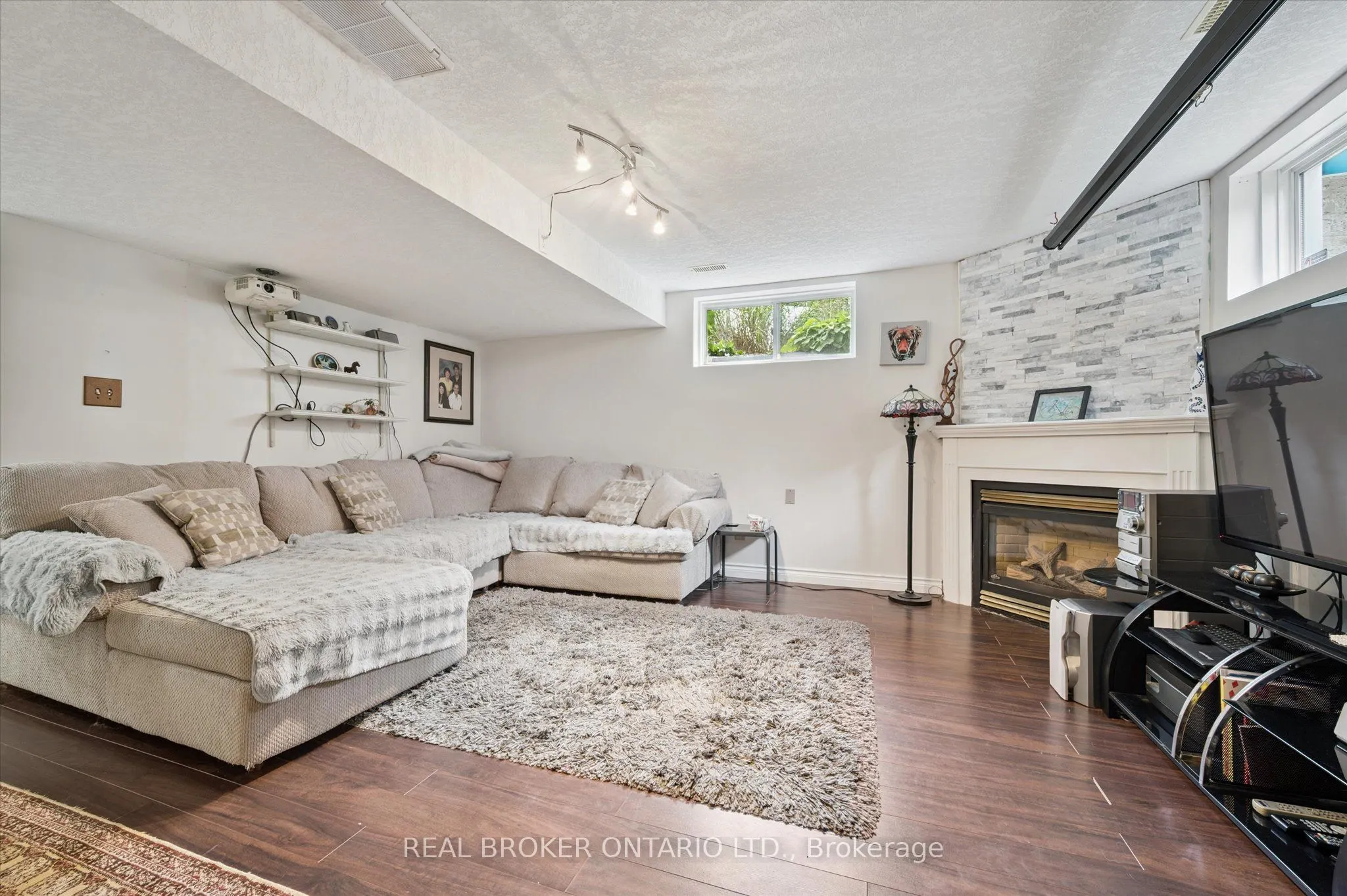 18 Pearwood Court