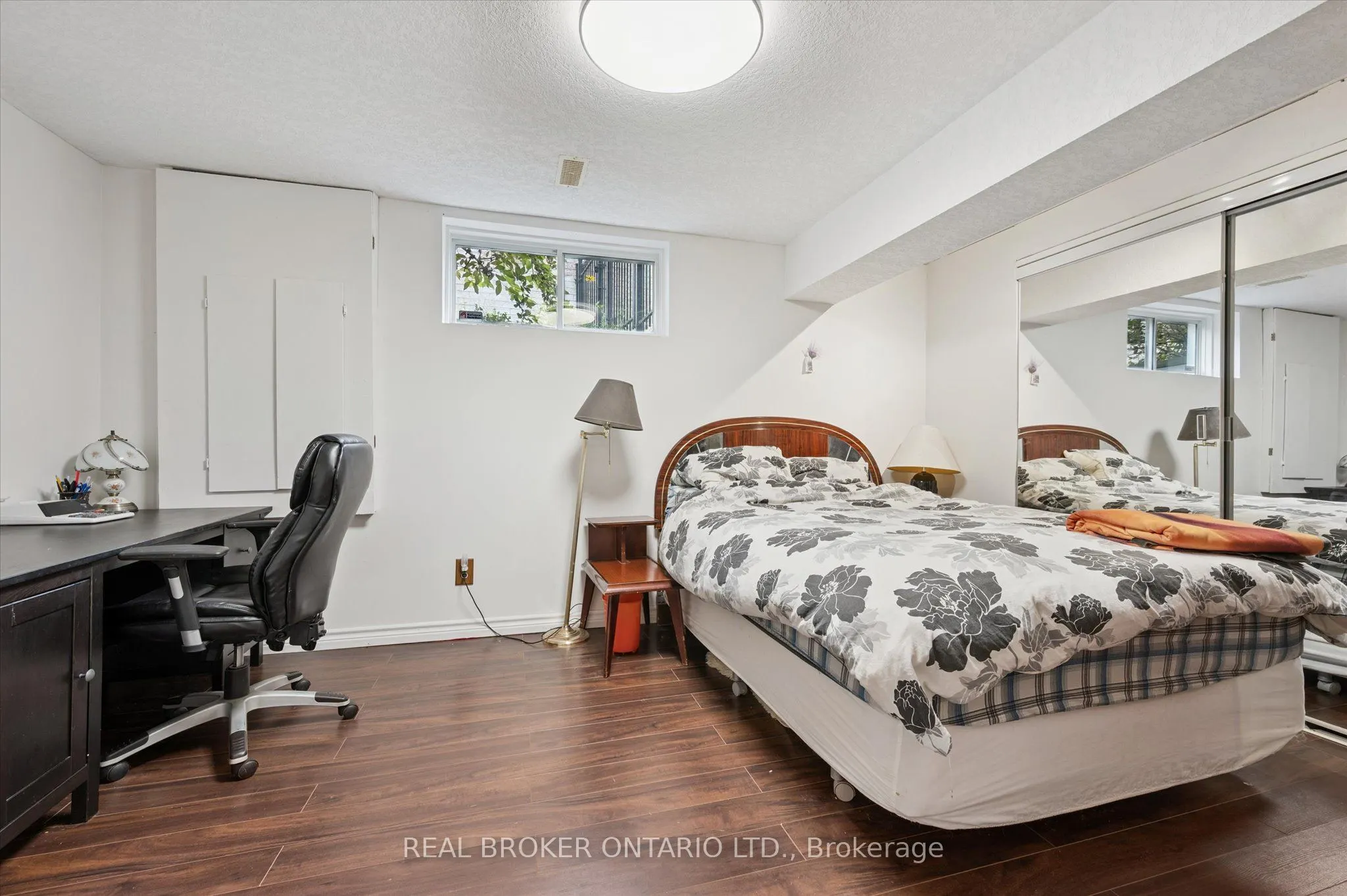 18 Pearwood Court