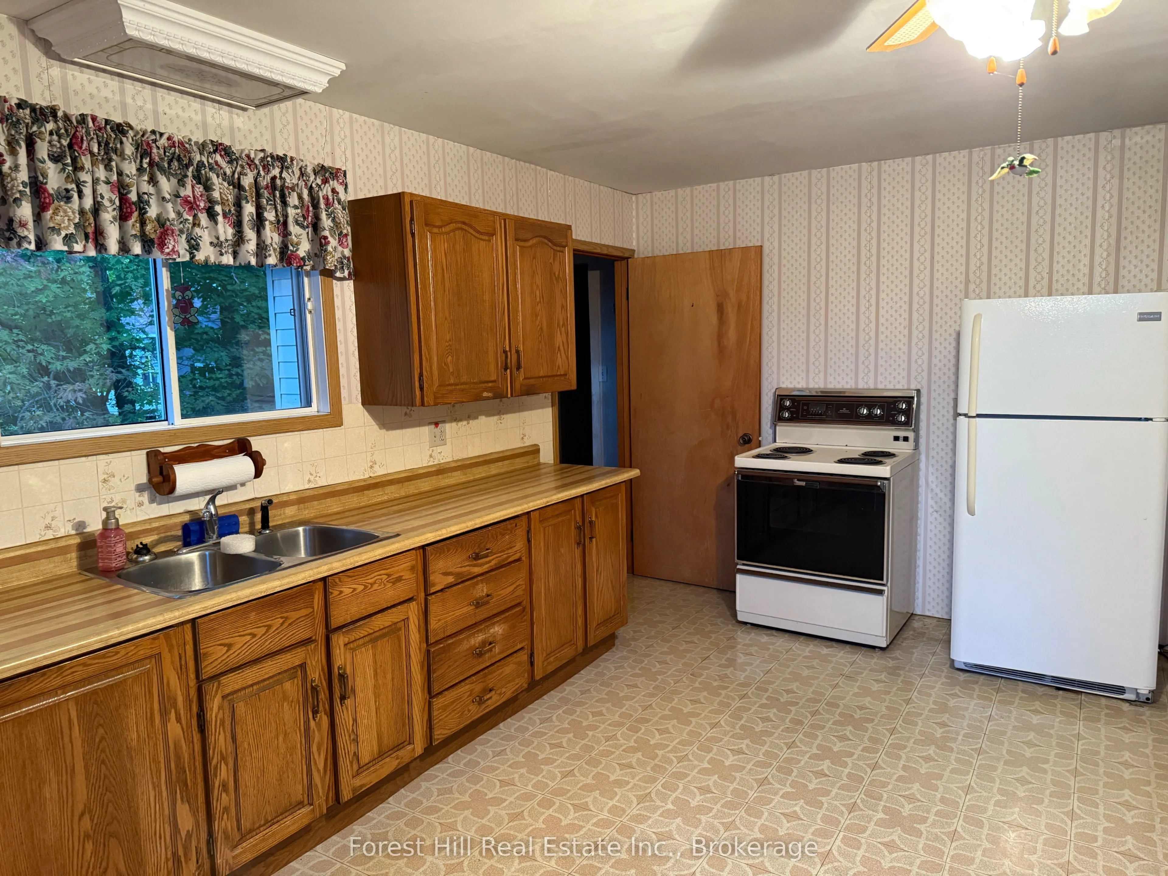 11582 Hwy 522 Highway
