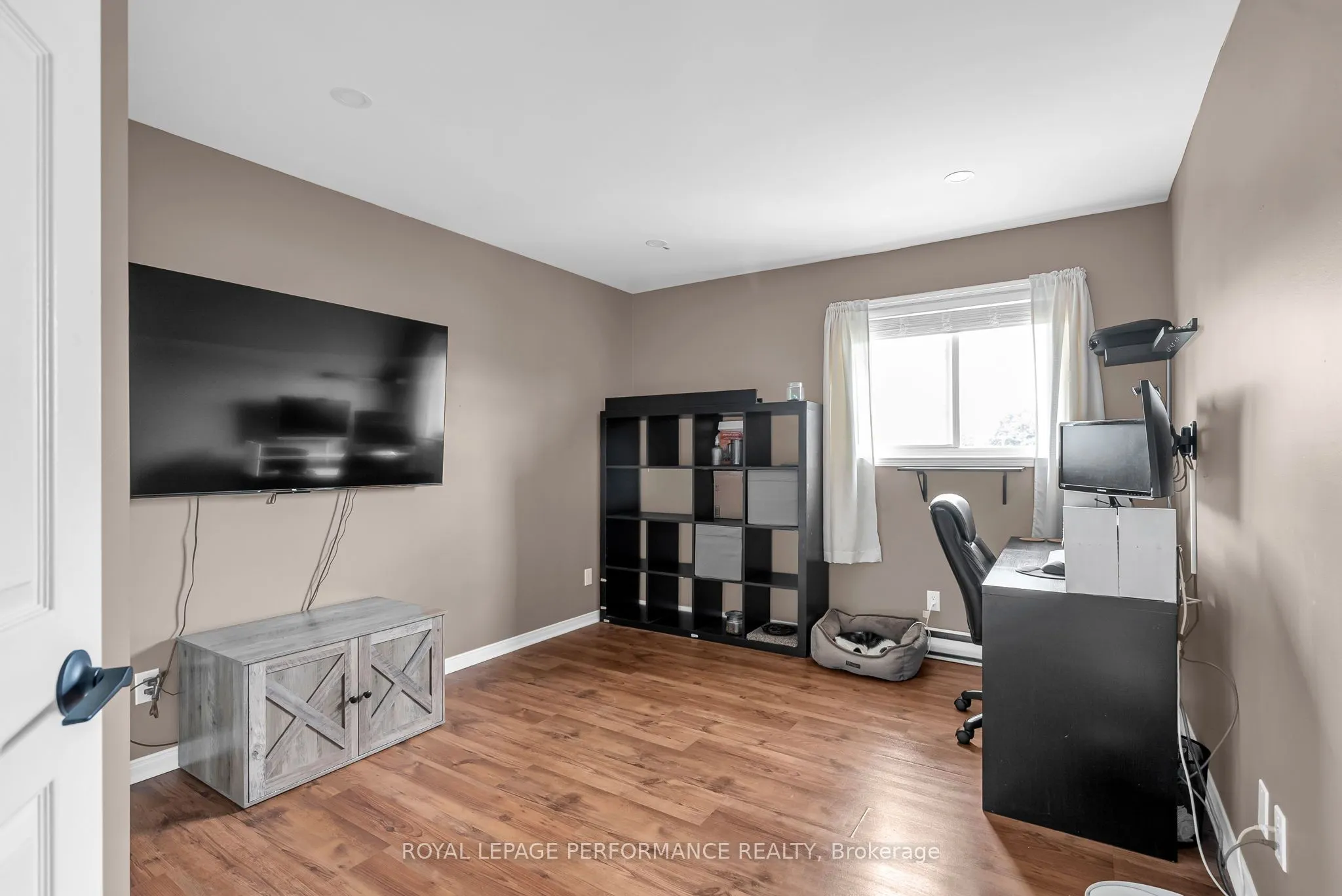 373 Ivan Crescent