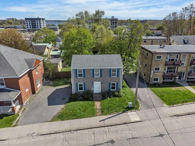 35 Bridge Street W