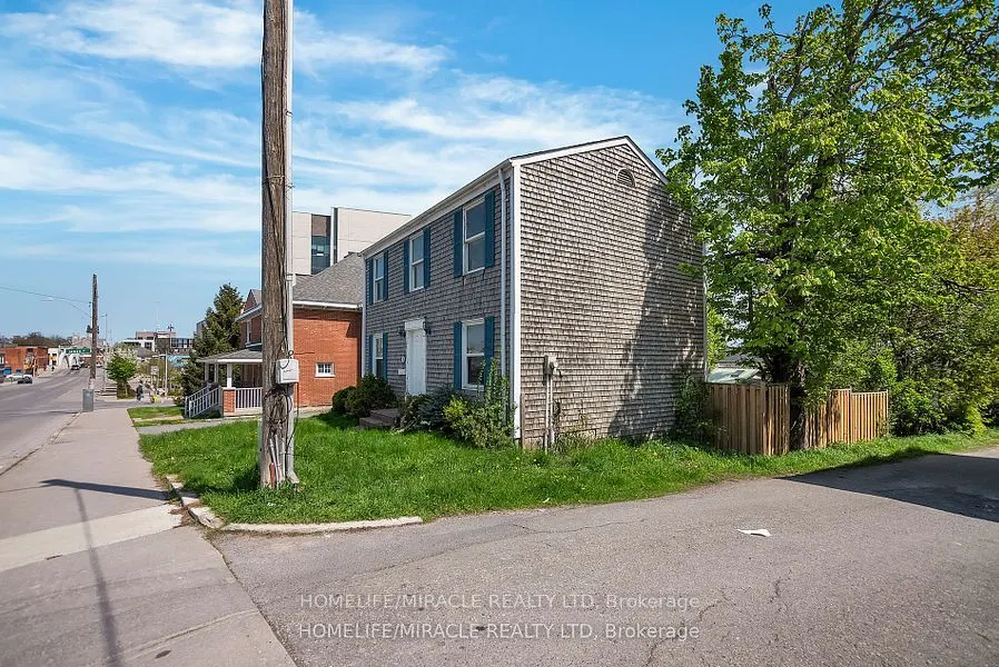 35 Bridge Street W