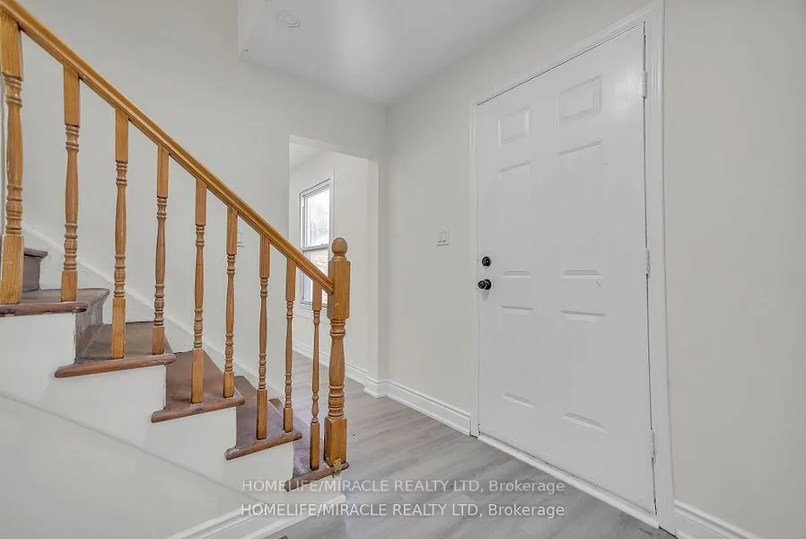 35 Bridge Street W